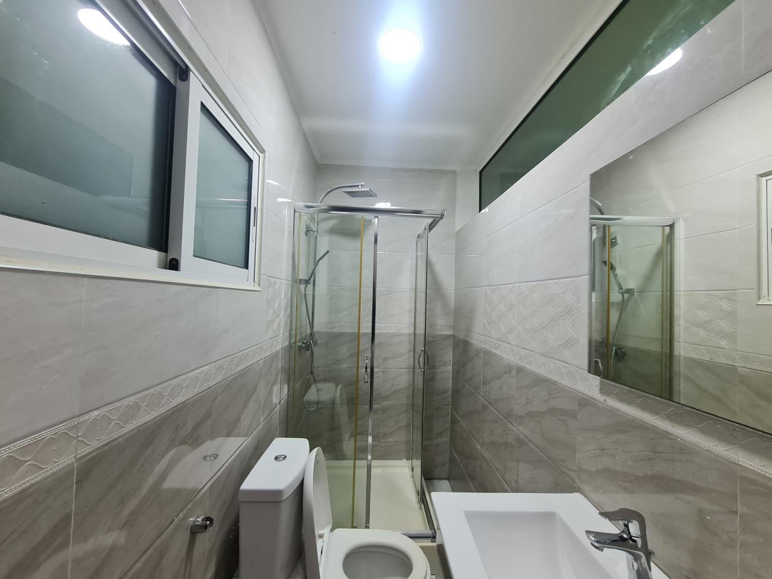 Guest House Sleeps 14 with Terrace