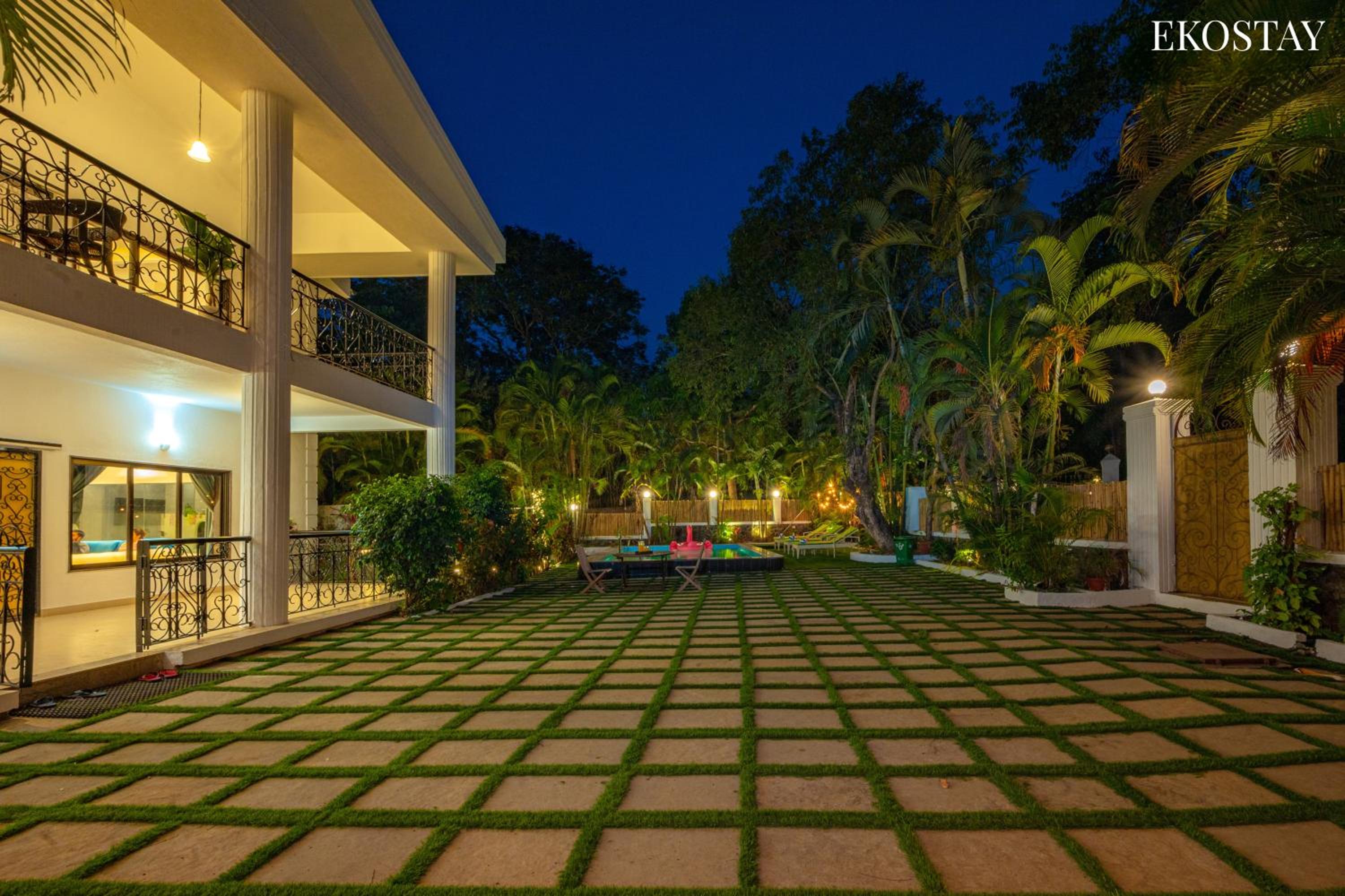 Ekostay Luxe - CASA SIA - Ideal for Big Groups- Poker Table view 2