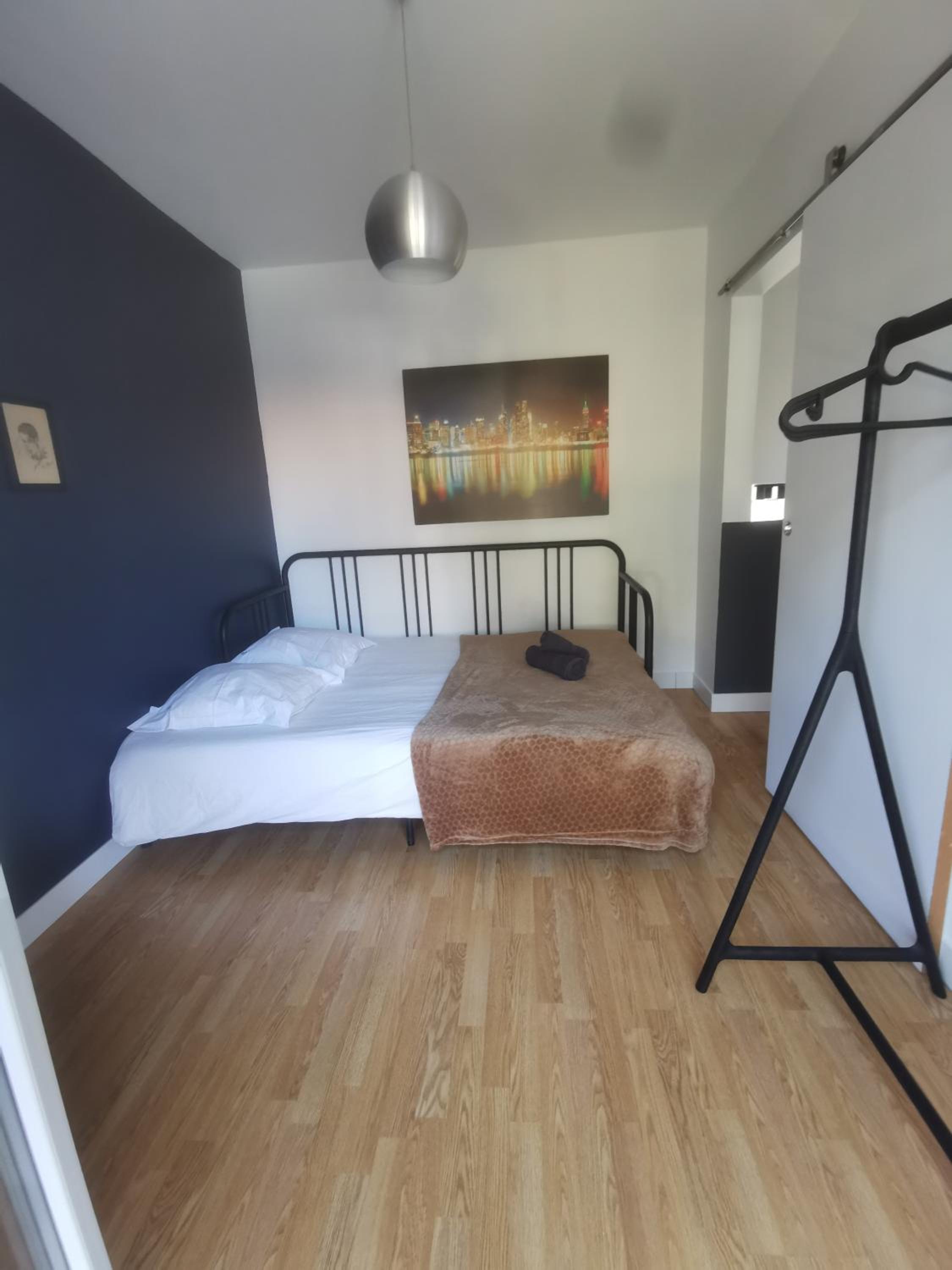 Millerand maison climatisation 3 chambres jardin et stationnement proche intra muros