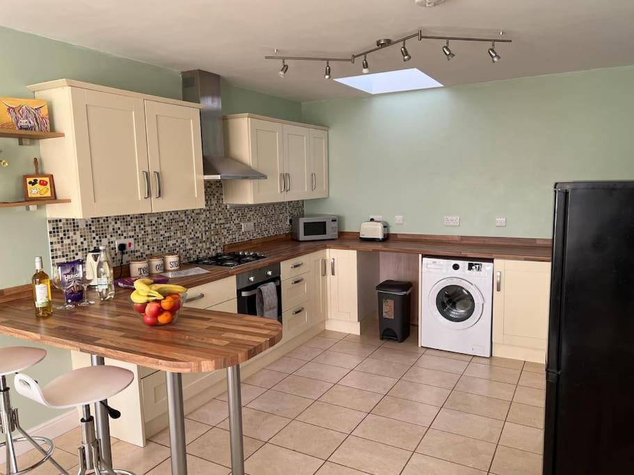 Maple House a spacious 2 Bedroom House view 4