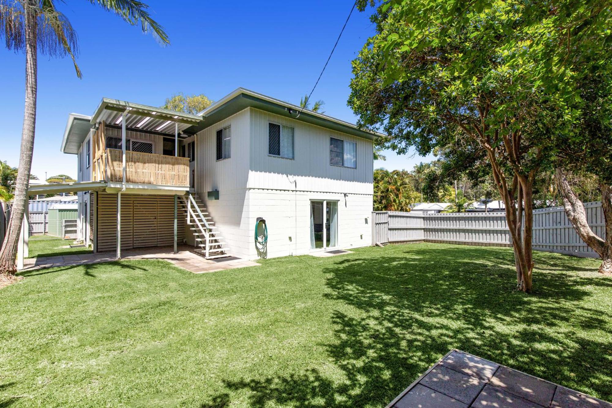 Charming 5-Bed Coastal Escape in Maroochydore
