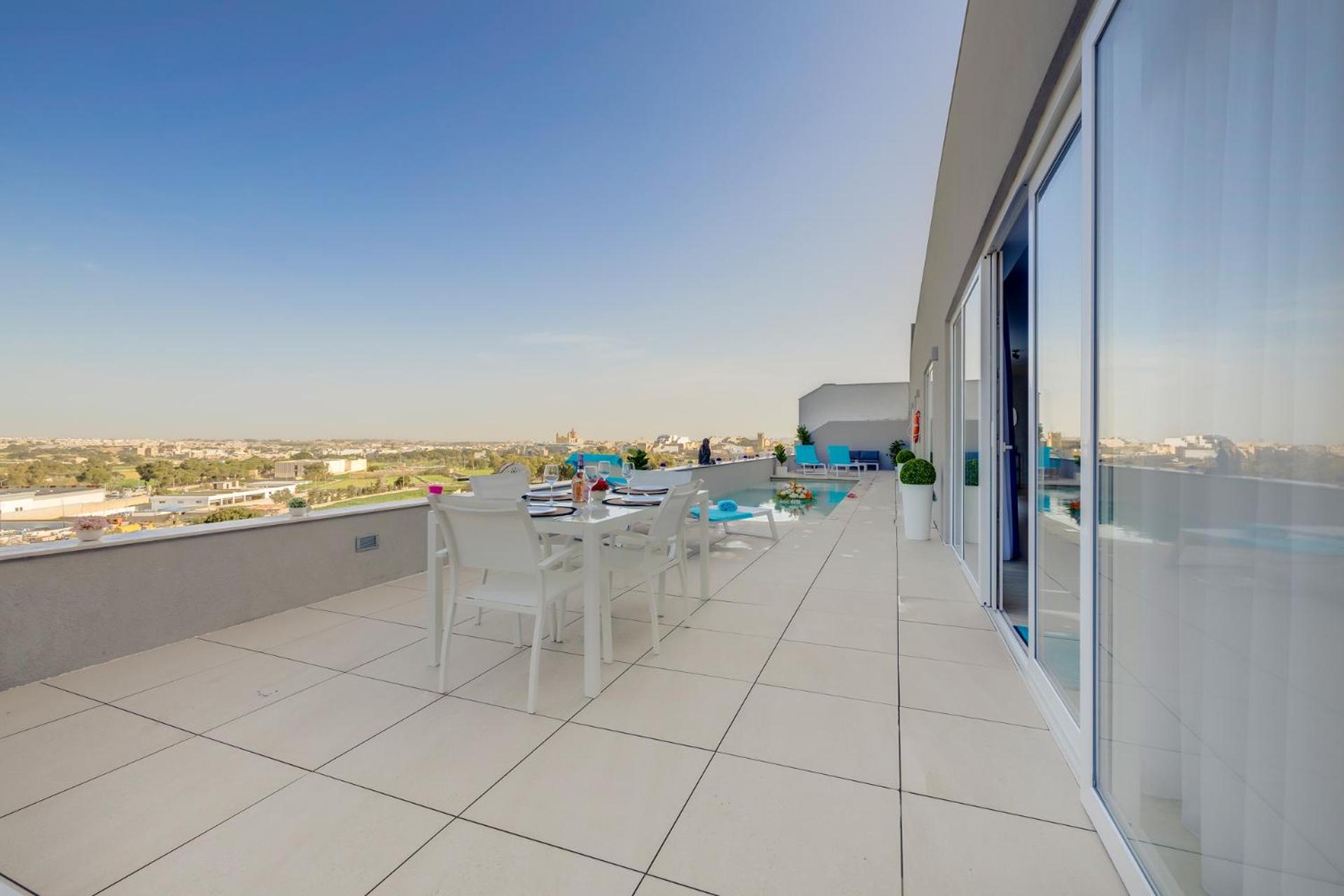 Salmar Court Holiday Apartments with Pool by Buena Vista