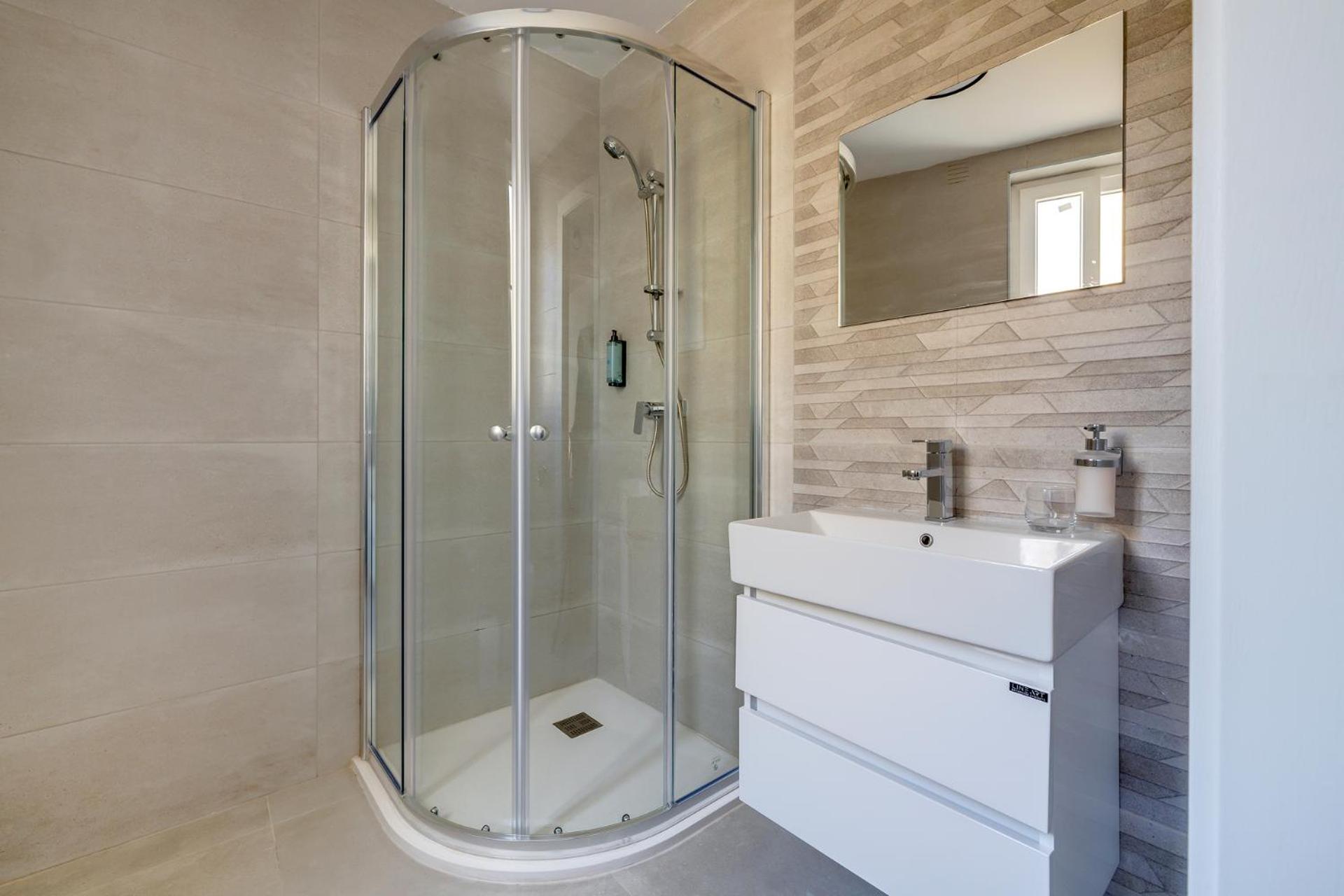 Salmar Court Holiday Apartments with Pool by Buena Vista