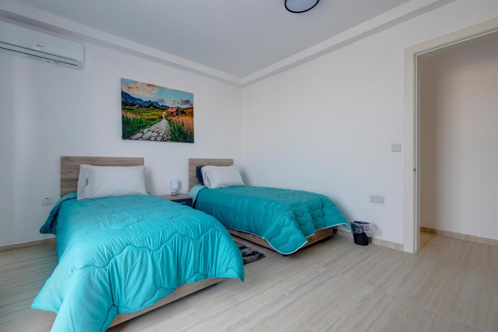 Salmar Court Holiday Apartments with Pool by Buena Vista