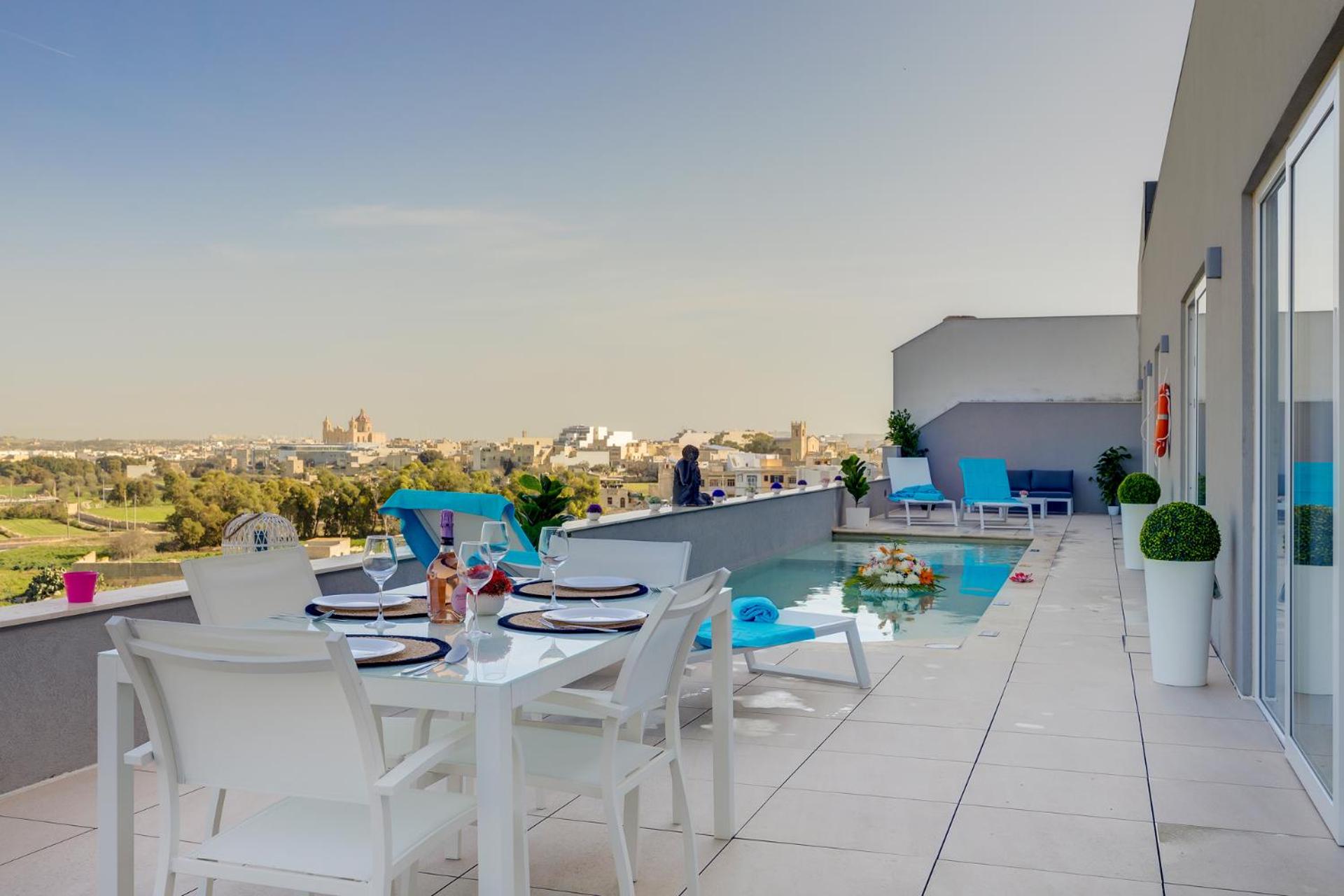Salmar Court Holiday Apartments with Pool by Buena Vista