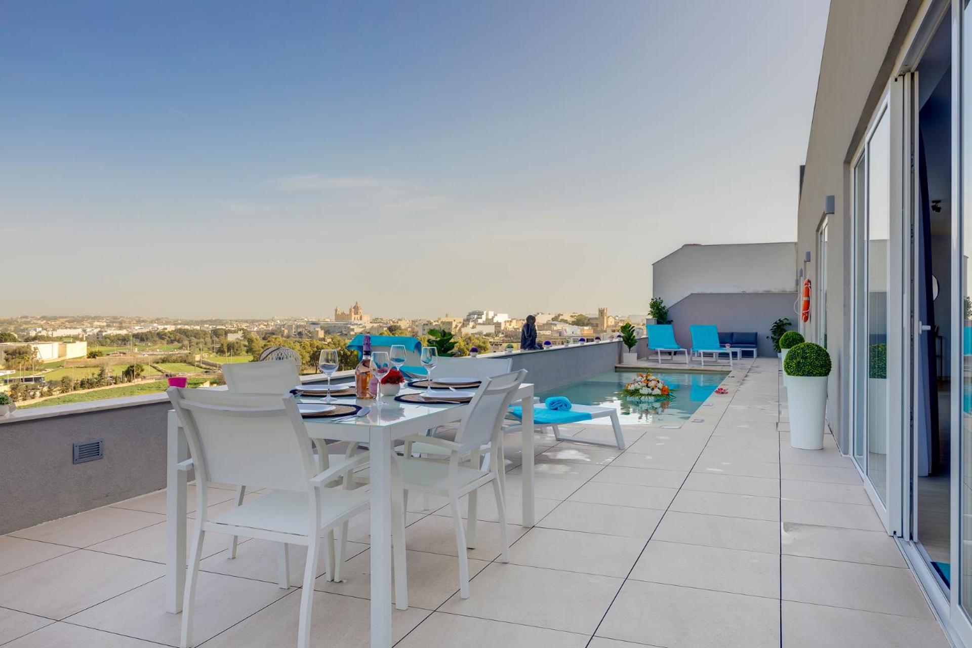 Salmar Court Holiday Apartments with Pool by Buena Vista