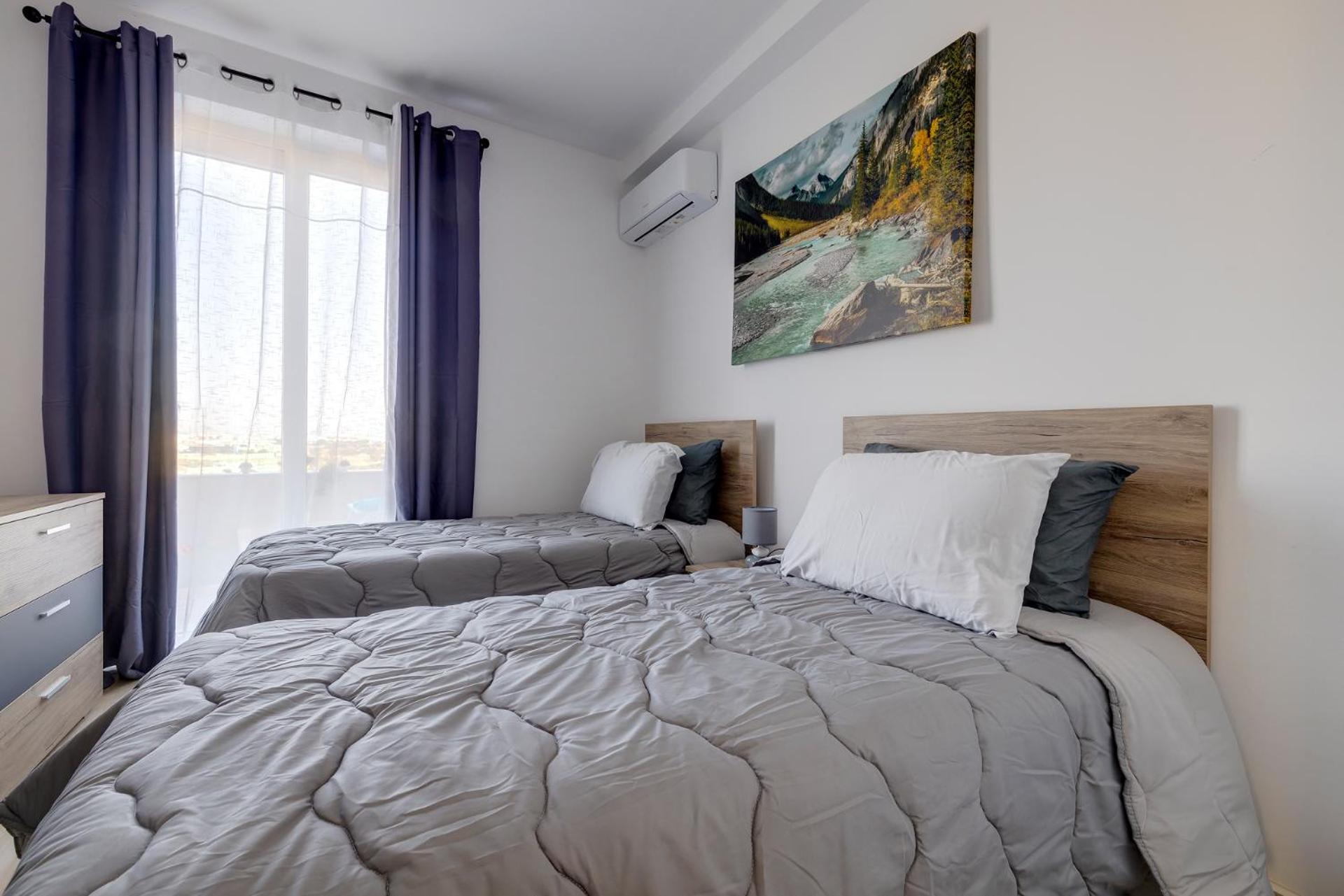 Salmar Court Holiday Apartments with Pool by Buena Vista