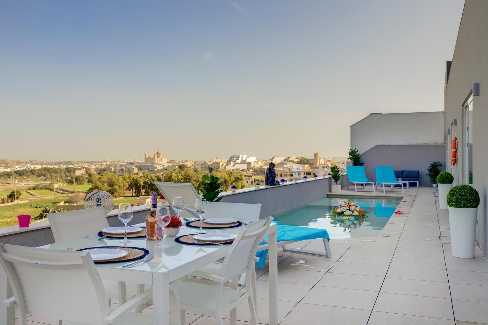 Salmar Court Holiday Apartments with Pool by Buena Vista