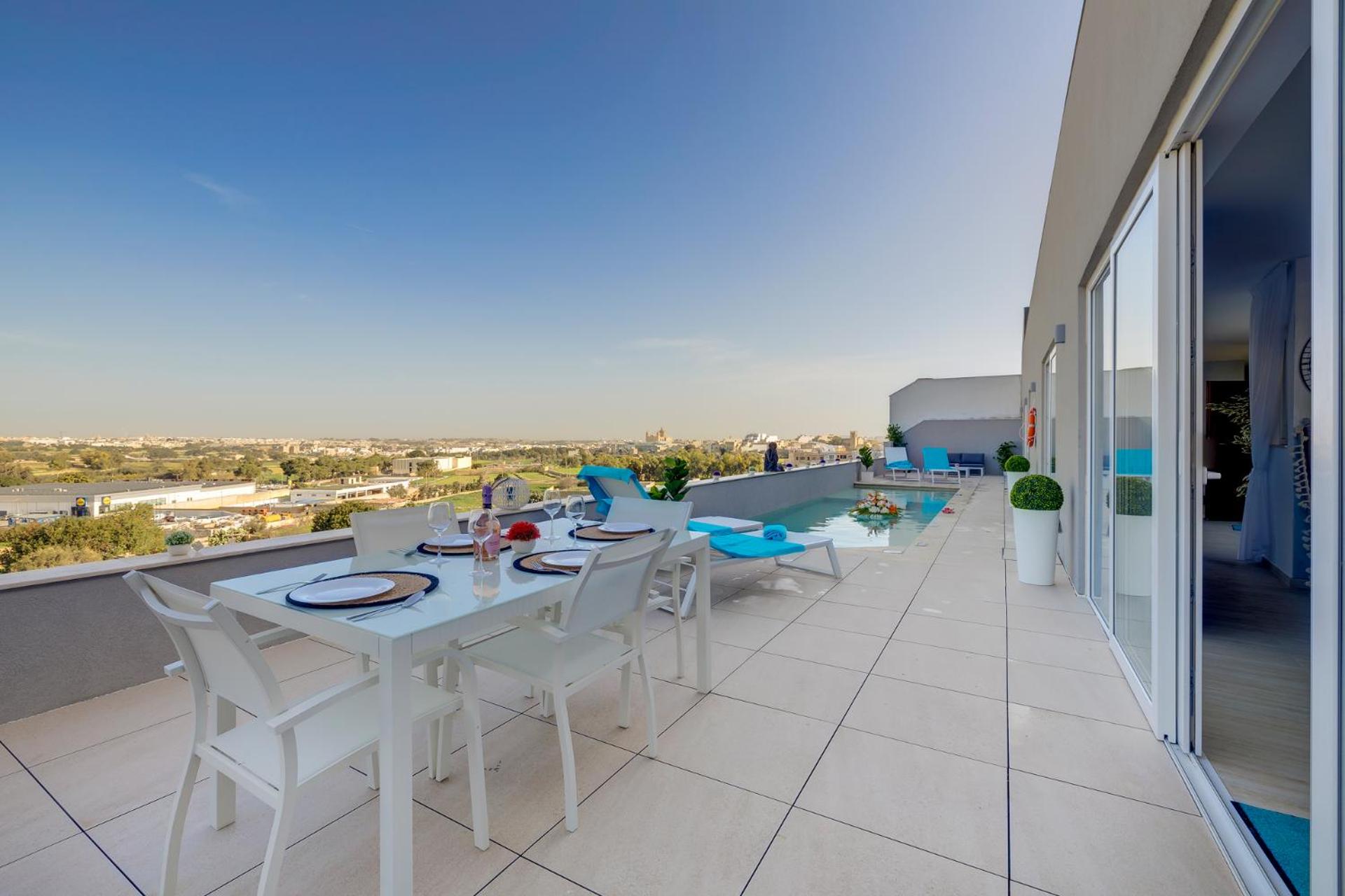 Salmar Court Holiday Apartments with Pool by Buena Vista
