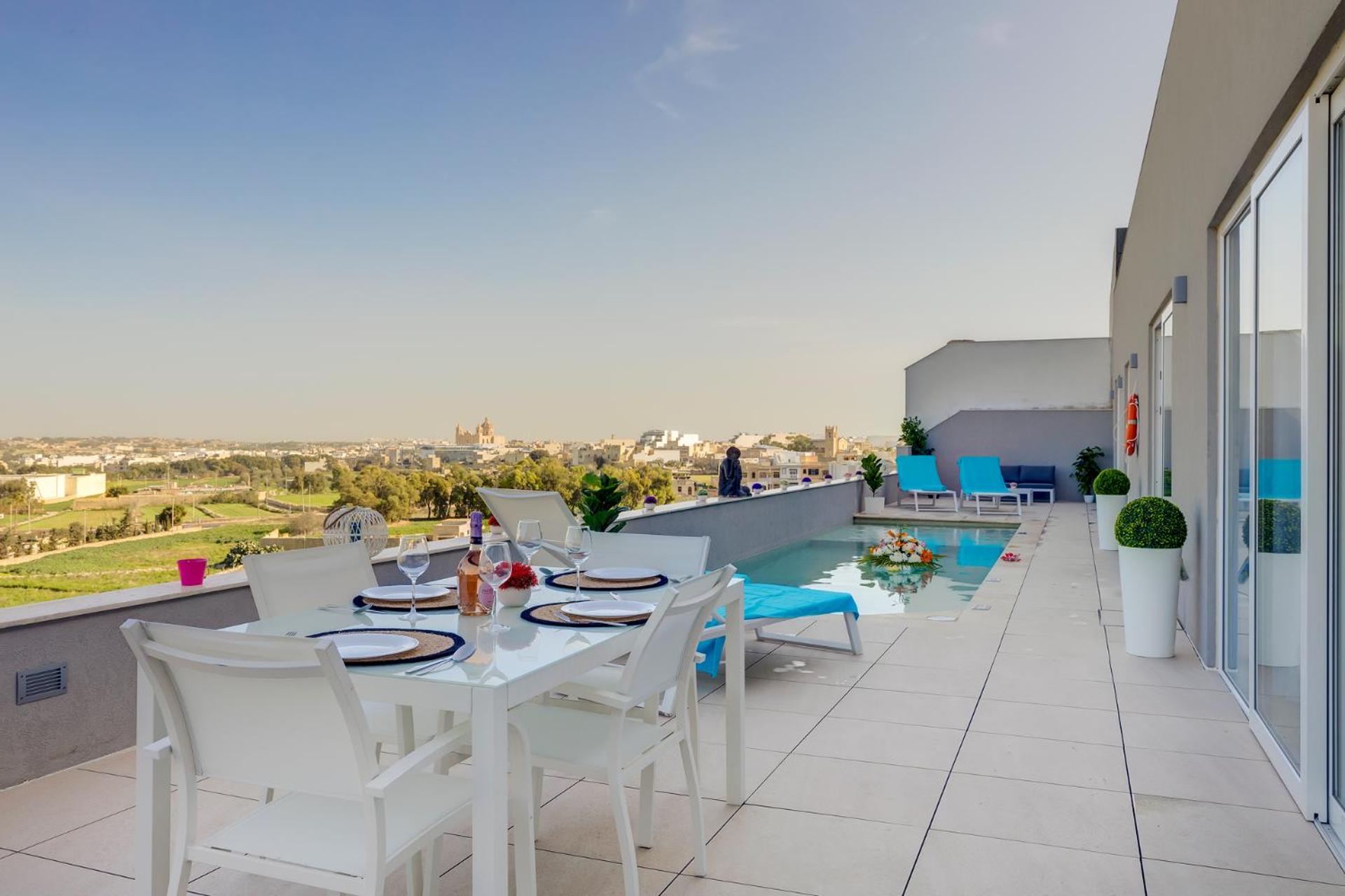 Salmar Court Holiday Apartments with Pool by Buena Vista