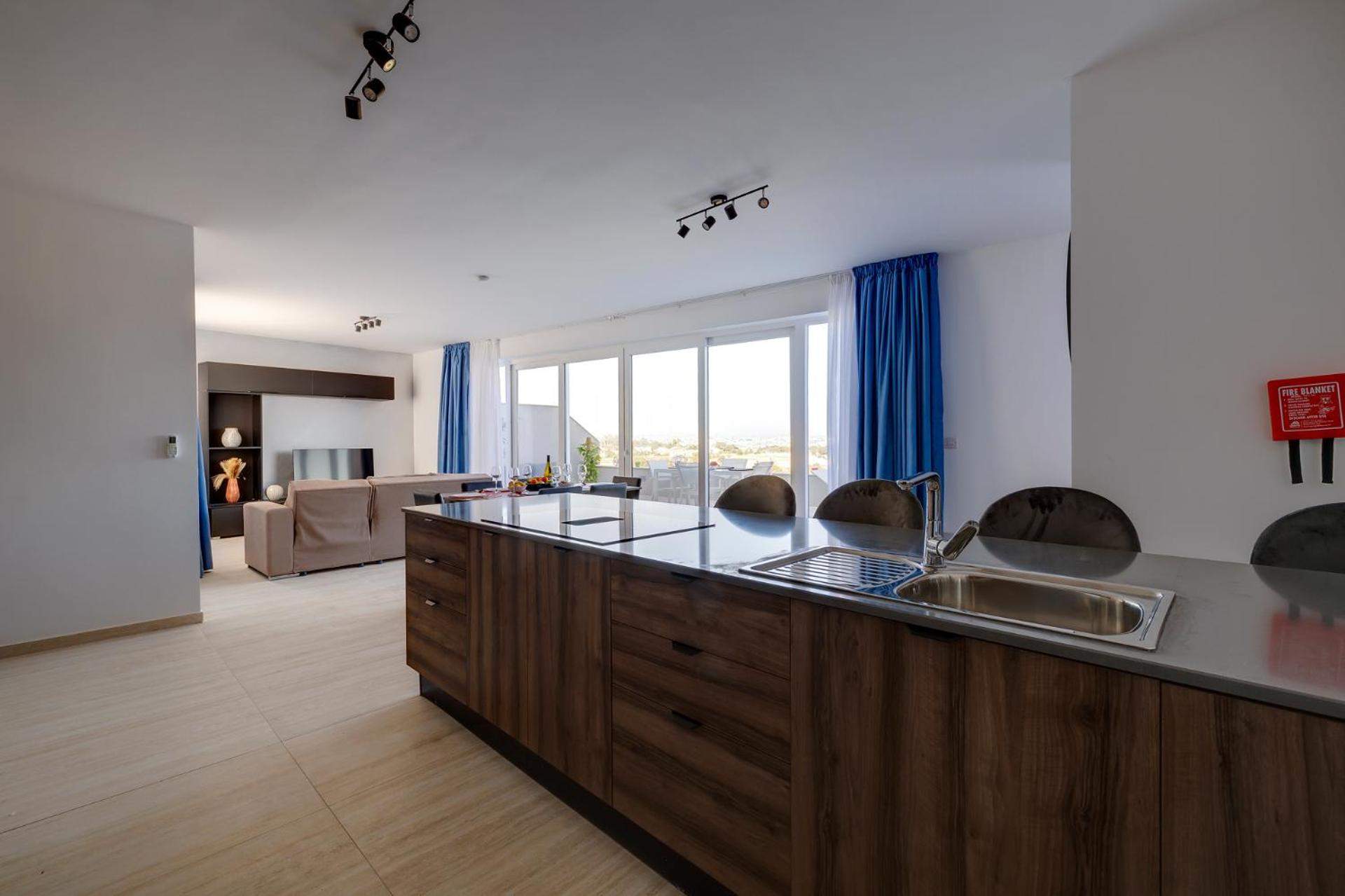 Salmar Court Holiday Apartments with Pool by Buena Vista