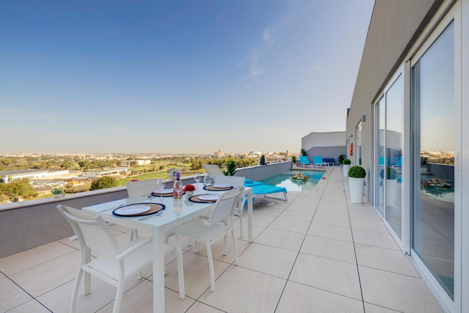 Salmar Court Holiday Apartments with Pool by Buena Vista