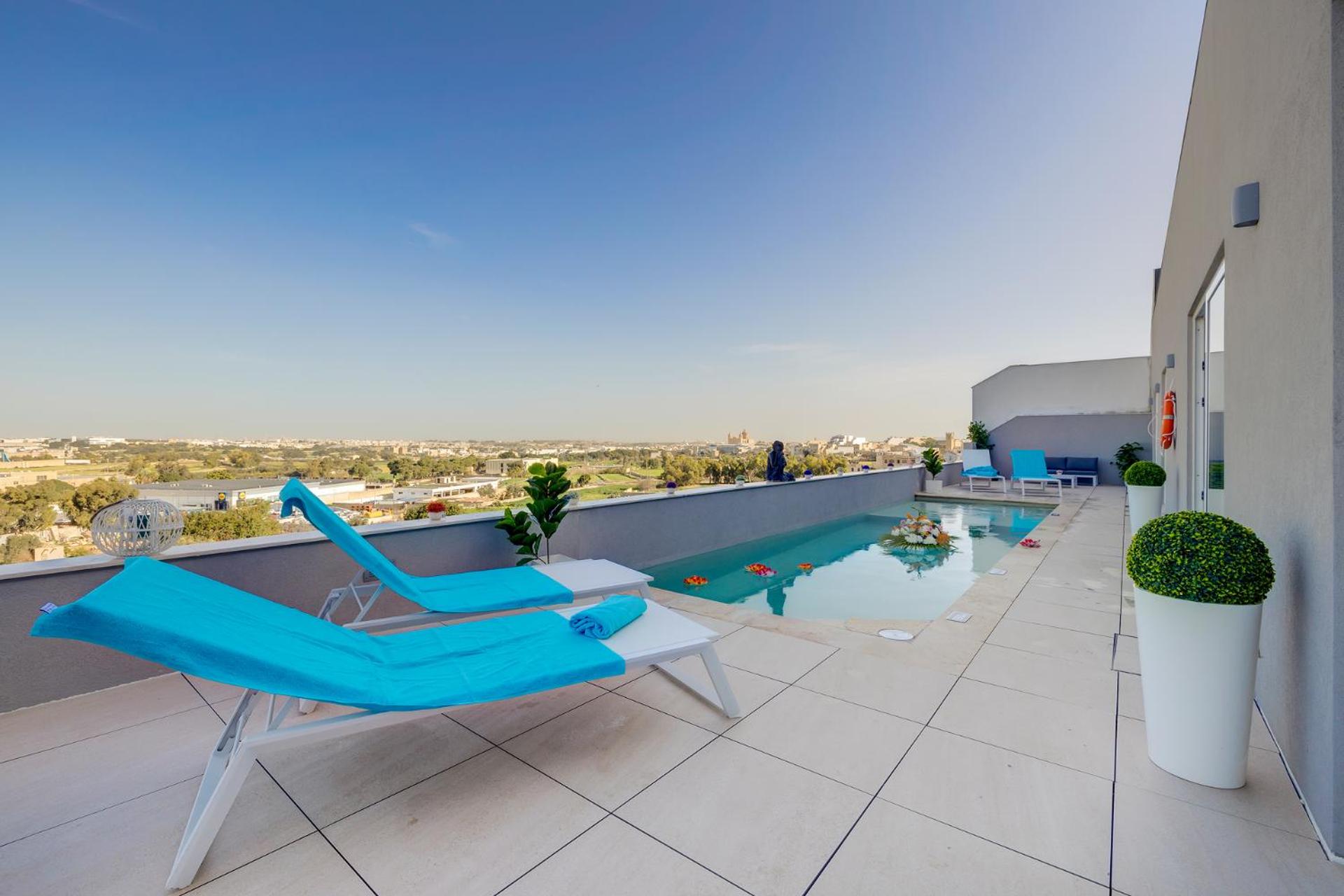 Salmar Court Holiday Apartments with Pool by Buena Vista