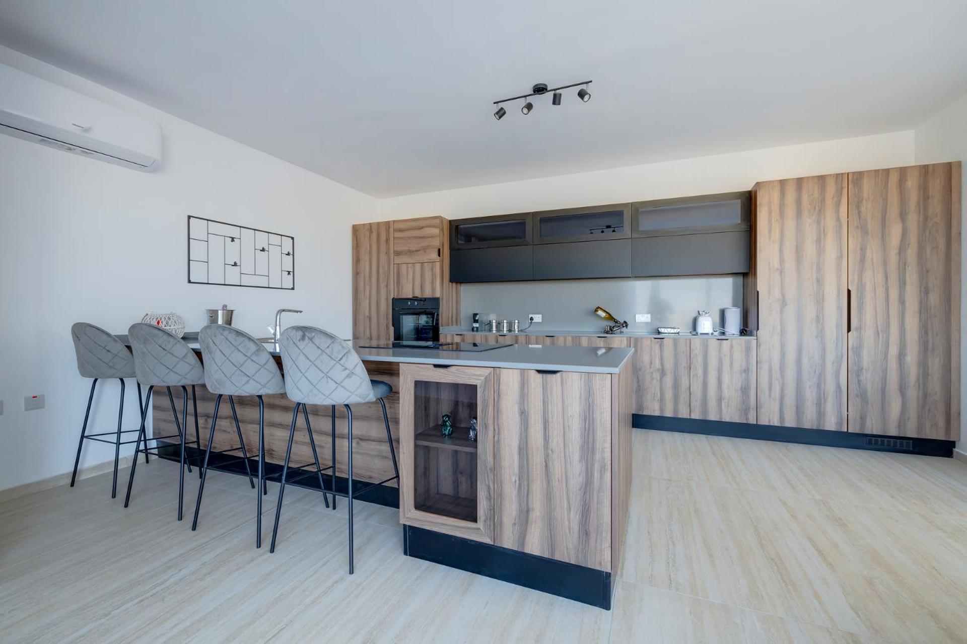 Salmar Court Holiday Apartments with Pool by Buena Vista
