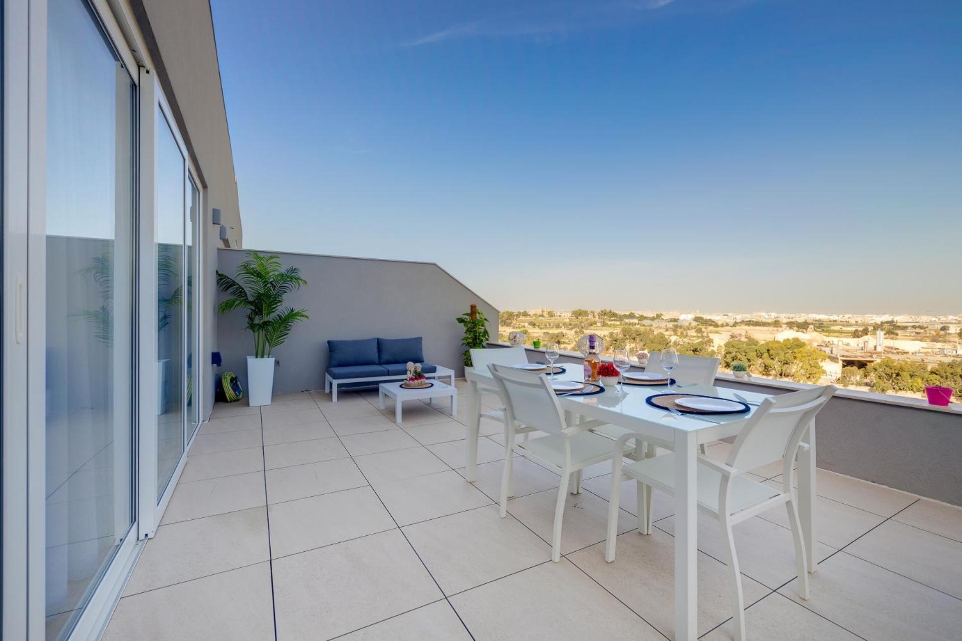 Salmar Court Holiday Apartments with Pool by Buena Vista