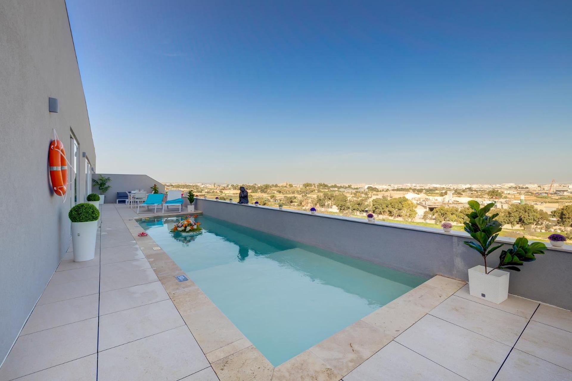 Salmar Court Holiday Apartments with Pool by Buena Vista