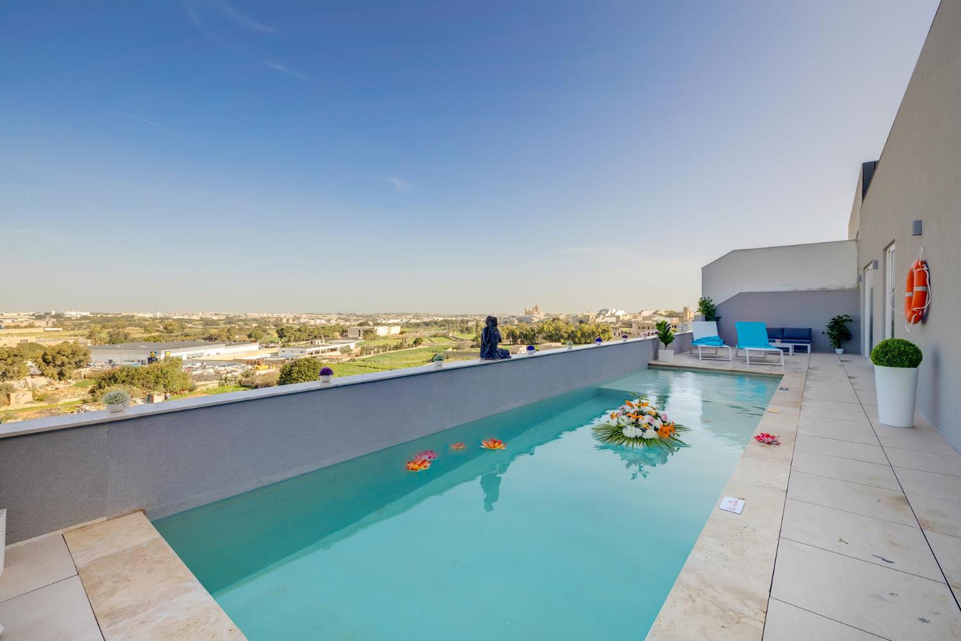 Salmar Court Holiday Apartments with Pool by Buena Vista