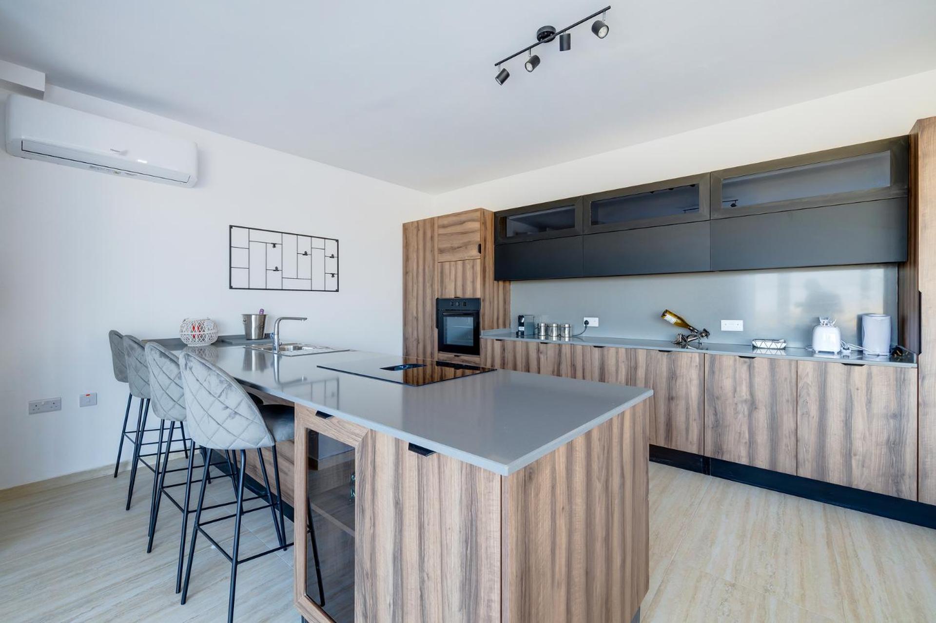 Salmar Court Holiday Apartments with Pool by Buena Vista