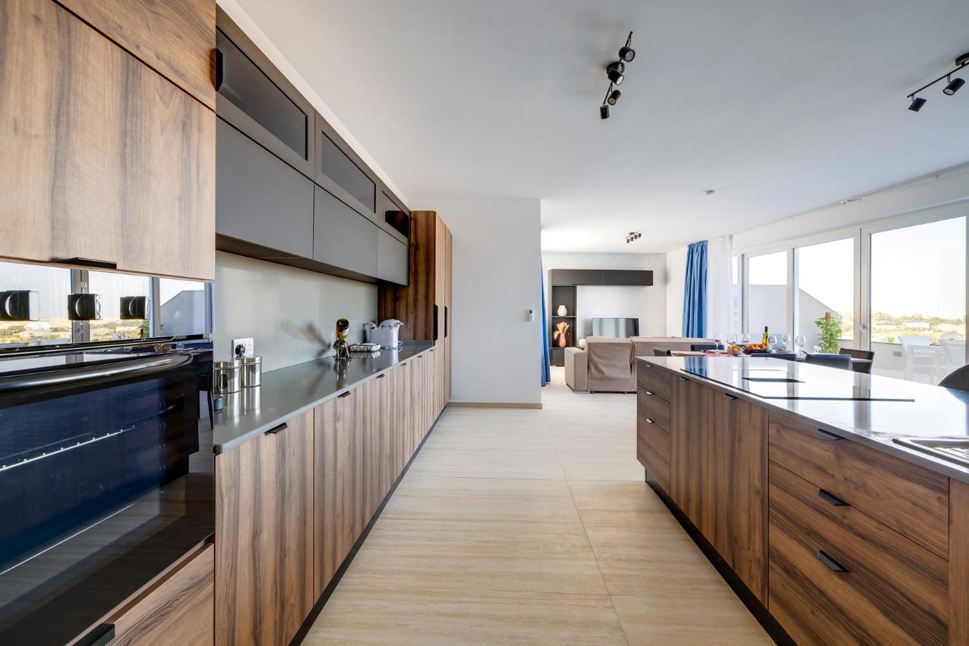 Salmar Court Holiday Apartments with Pool by Buena Vista