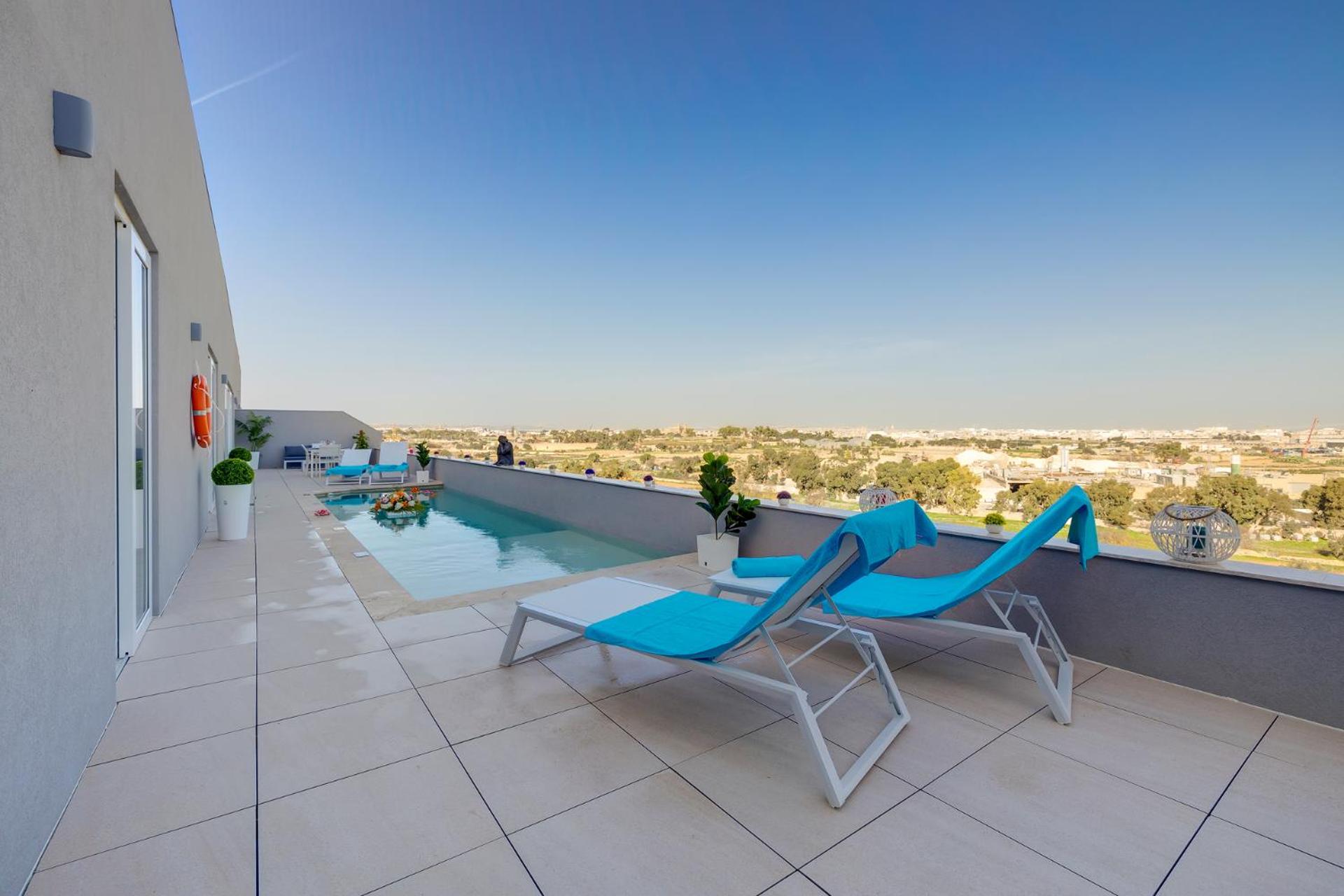 Salmar Court Holiday Apartments with Pool by Buena Vista