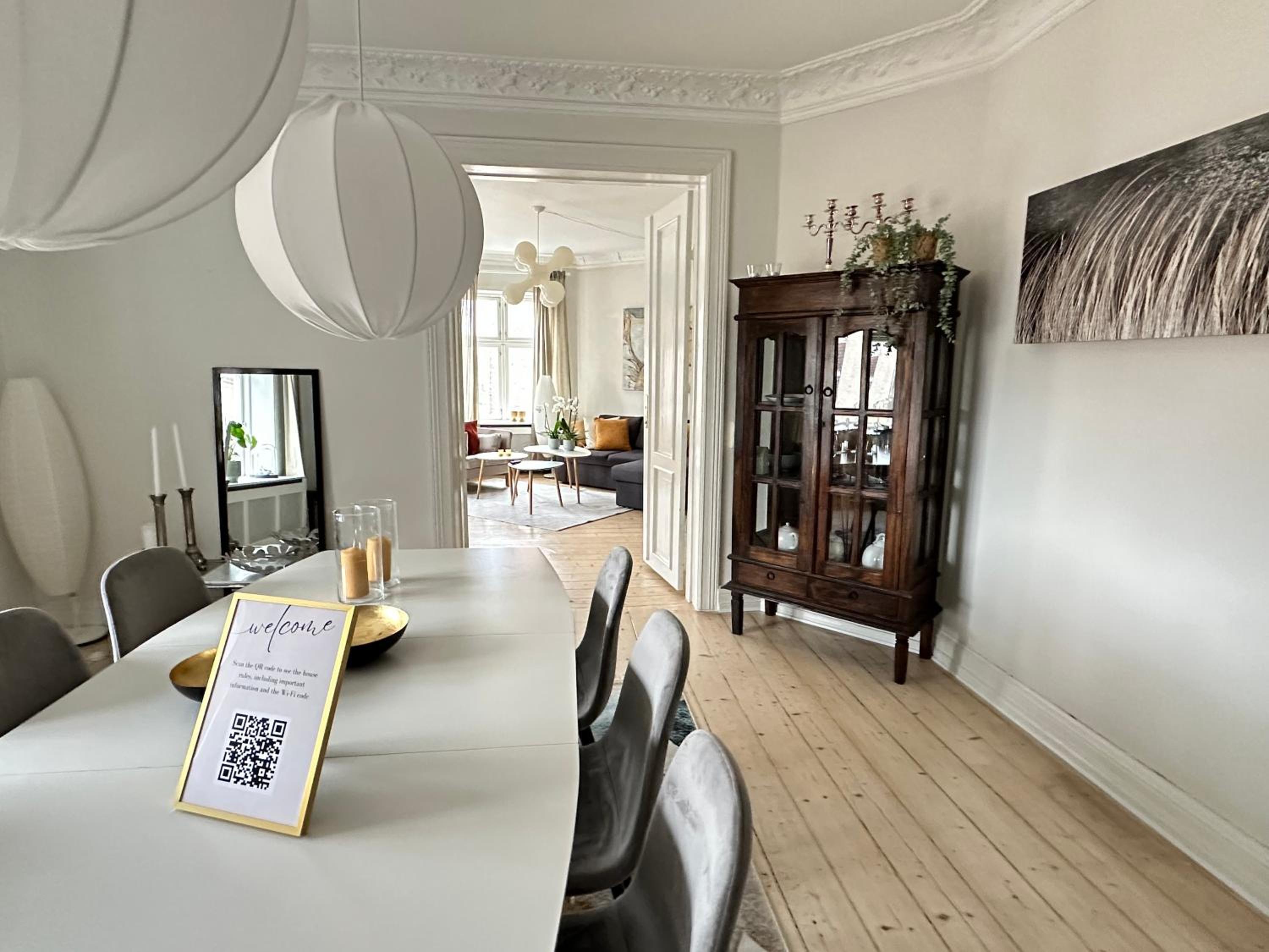 Boutique-Aalborg-Free parking - Citycenter