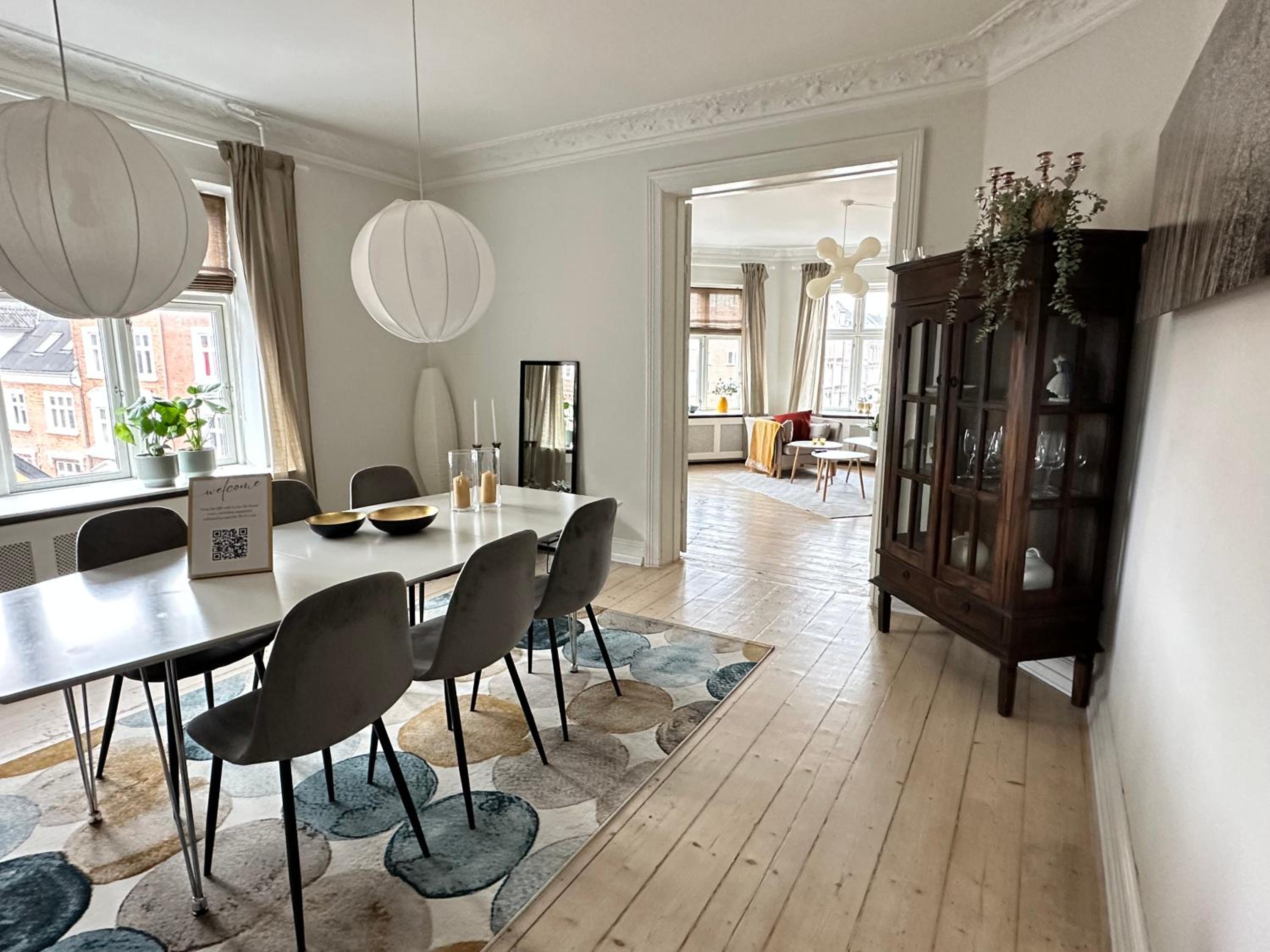 Boutique-Aalborg-Free parking - Citycenter