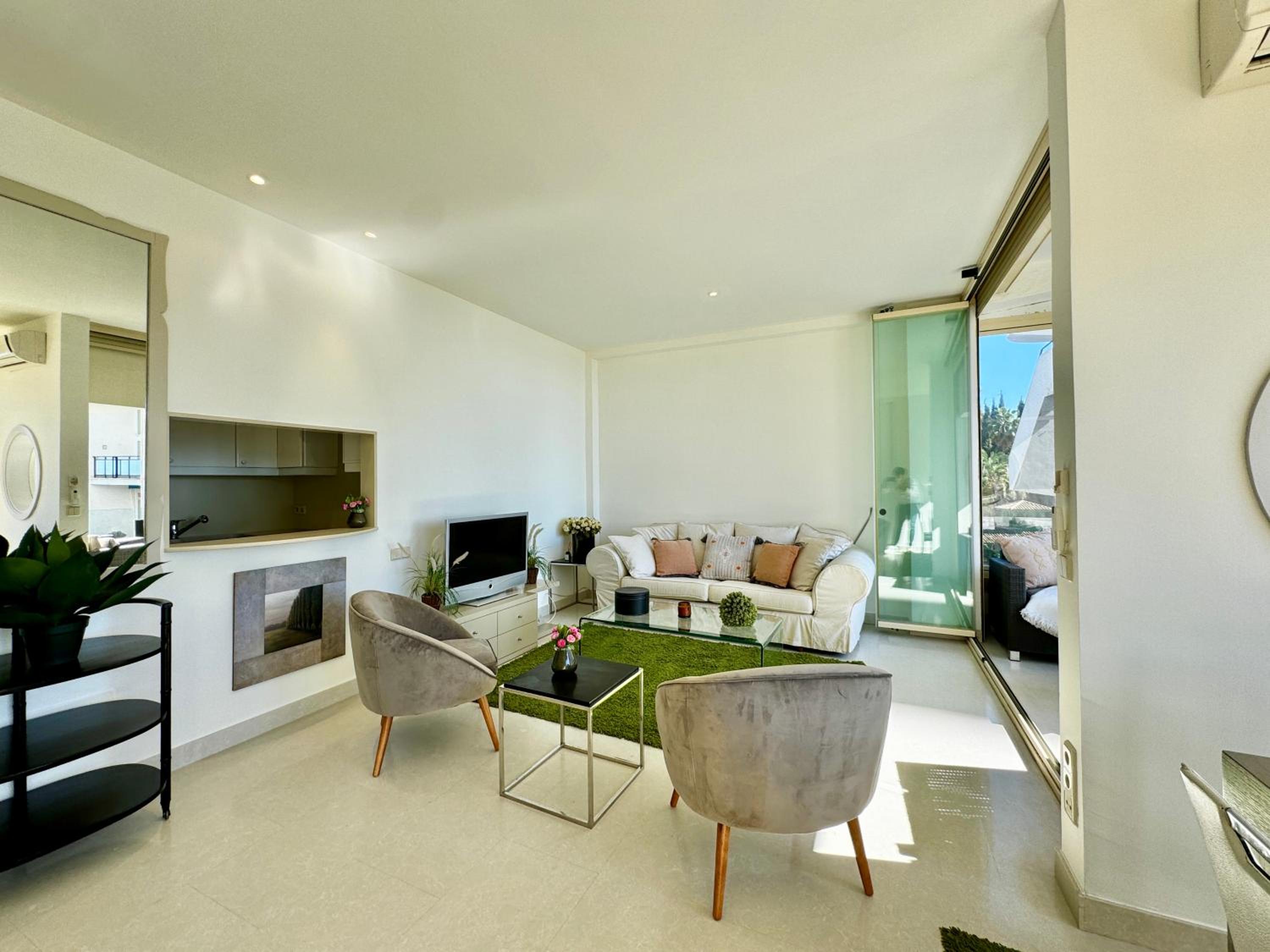 Seafront Skol Marbella Center by EaW Homes