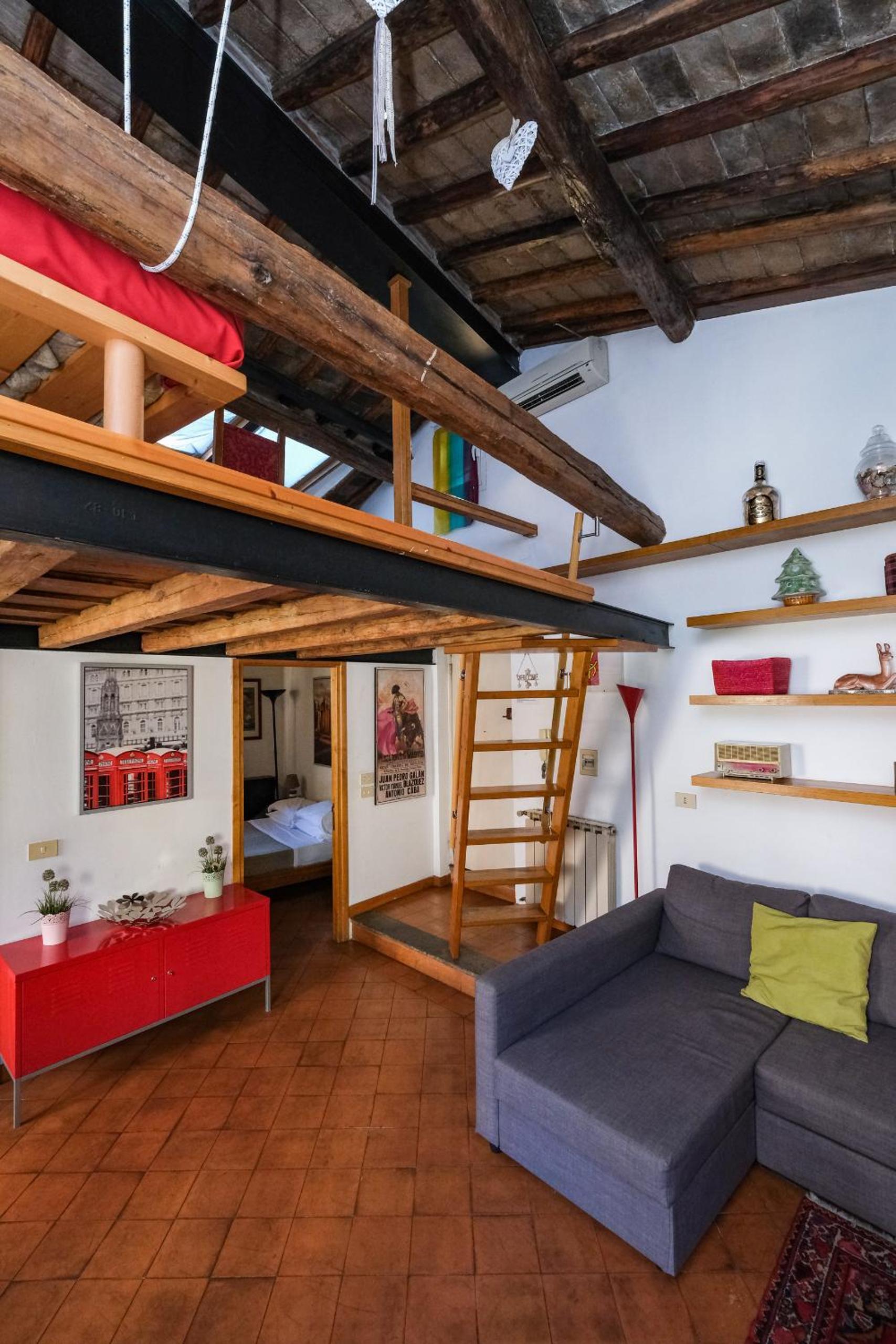 Trastevere Characteristic Roman Home