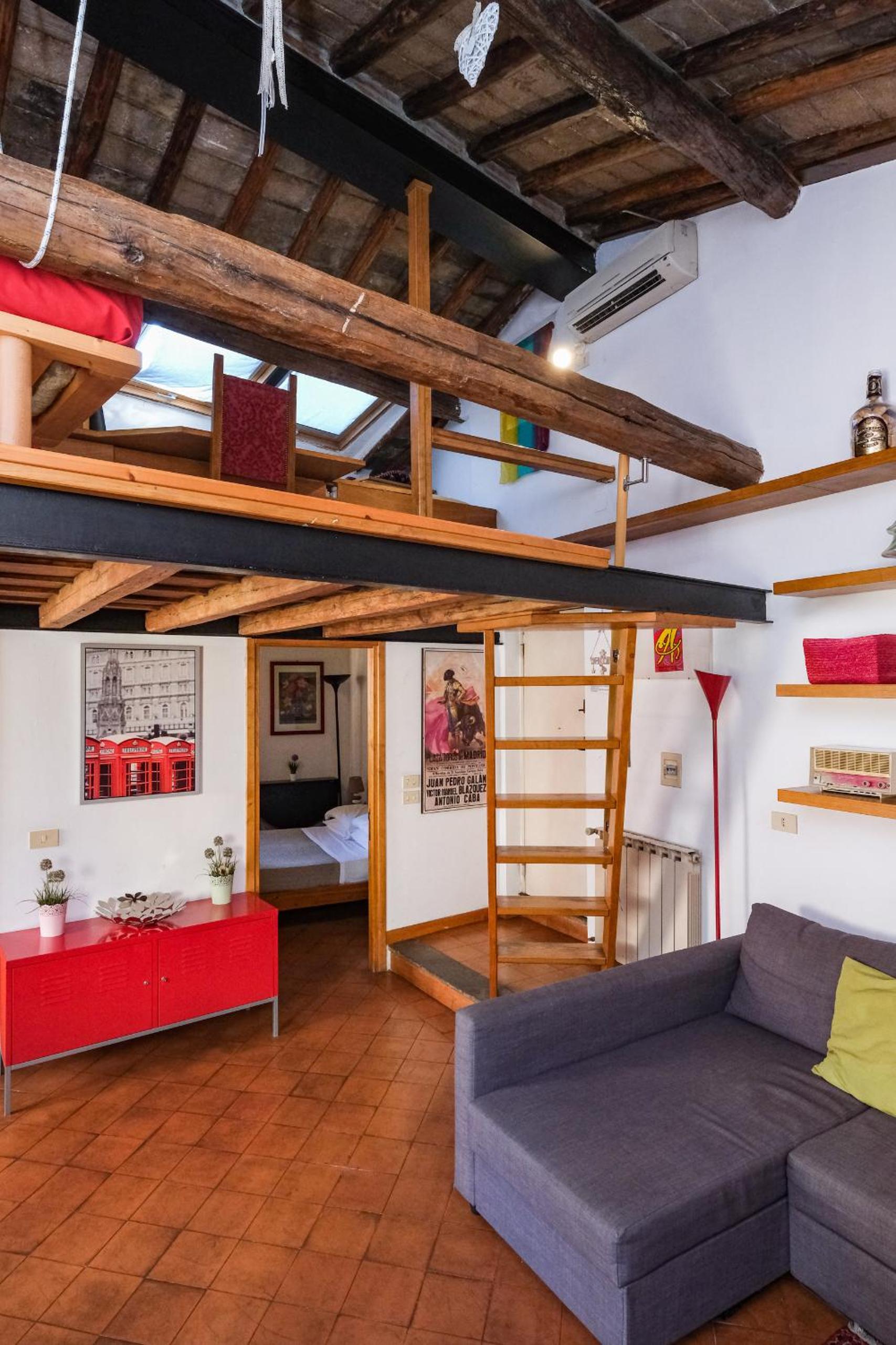 Trastevere Characteristic Roman Home