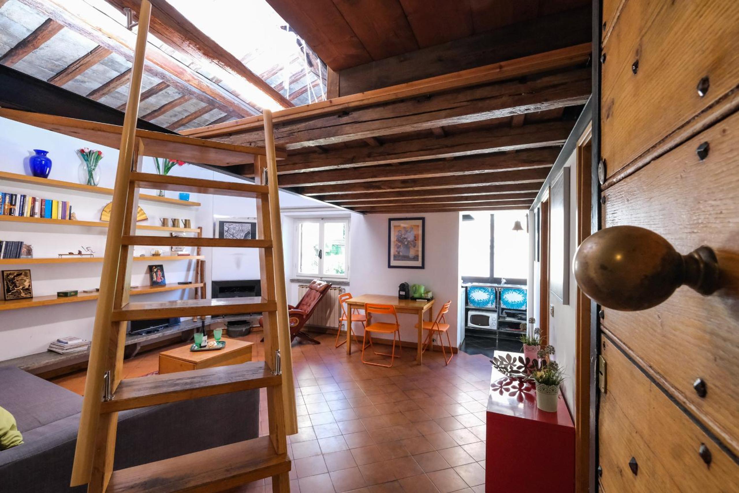 Trastevere Characteristic Roman Home