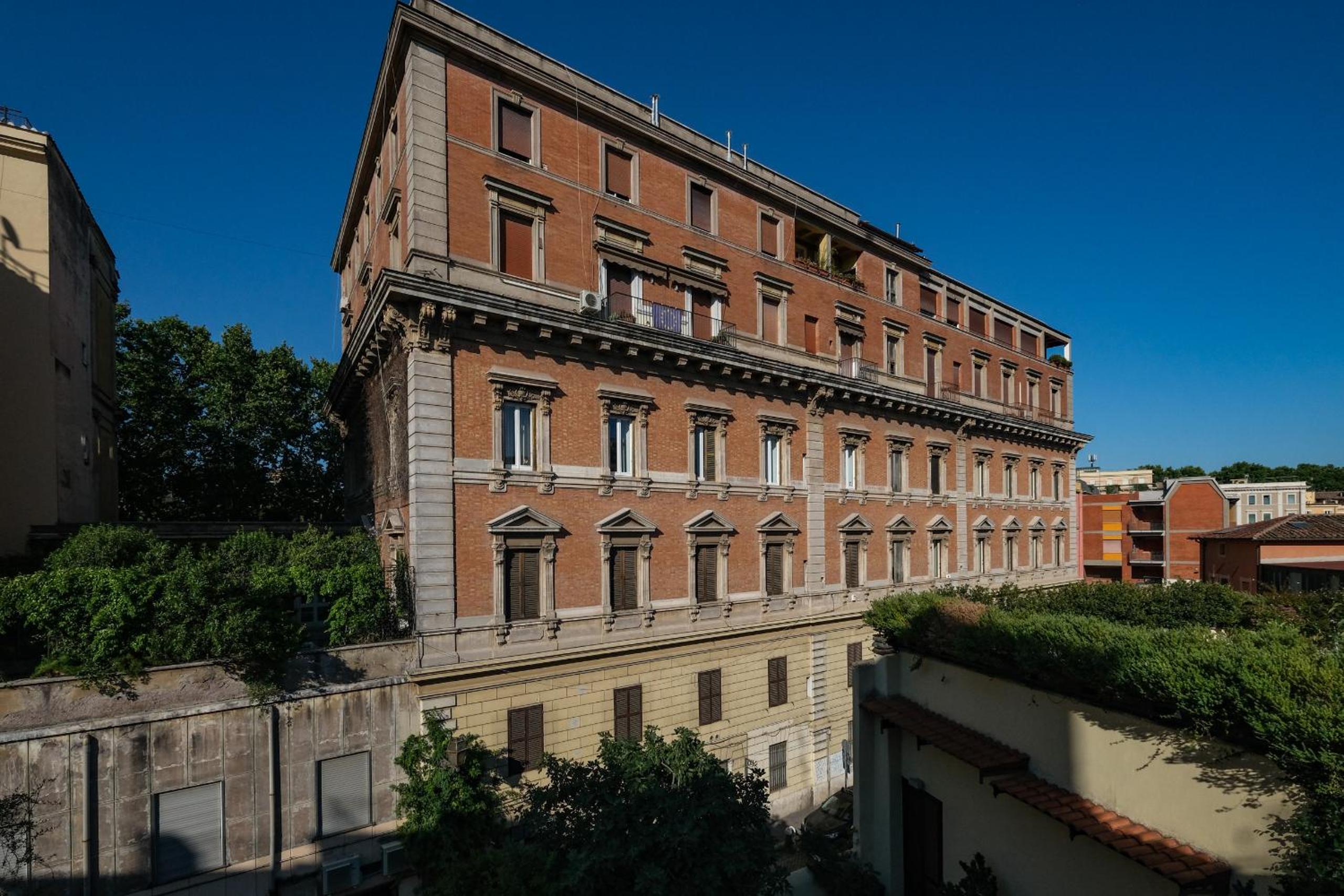 Trastevere Characteristic Roman Home