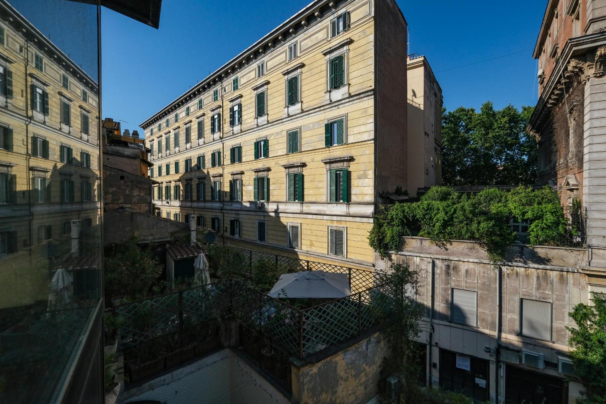 Trastevere Characteristic Roman Home