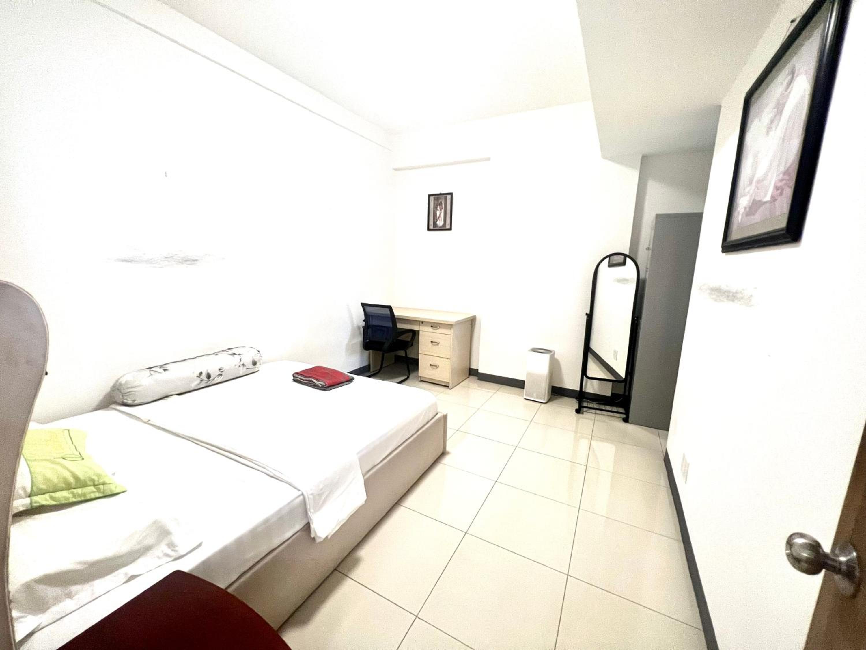 IMPERIAl PLACE 1 PN