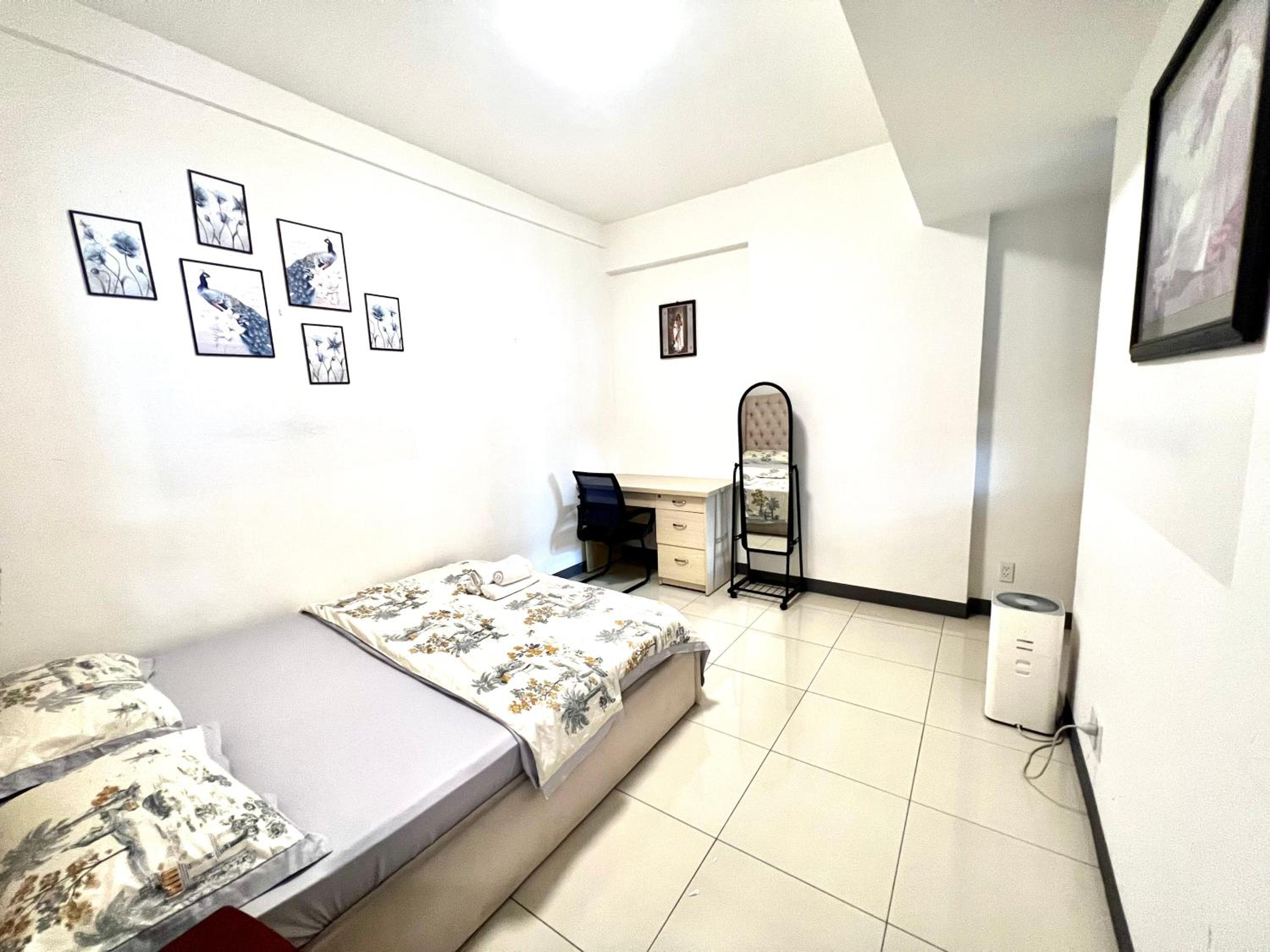 IMPERIAl PLACE 1 PN