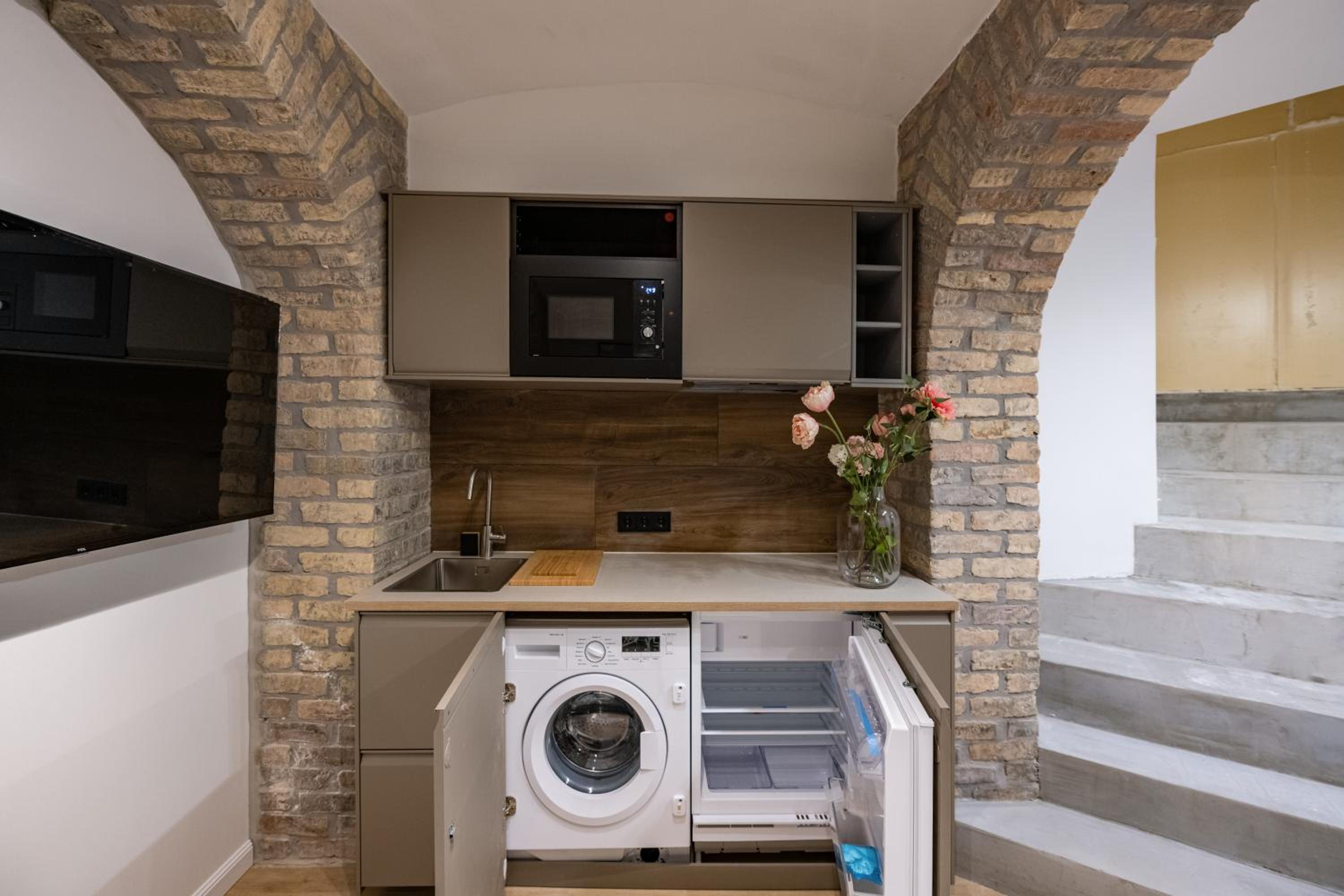 Spacious Apartments In Mitte- Feel The Citycenter