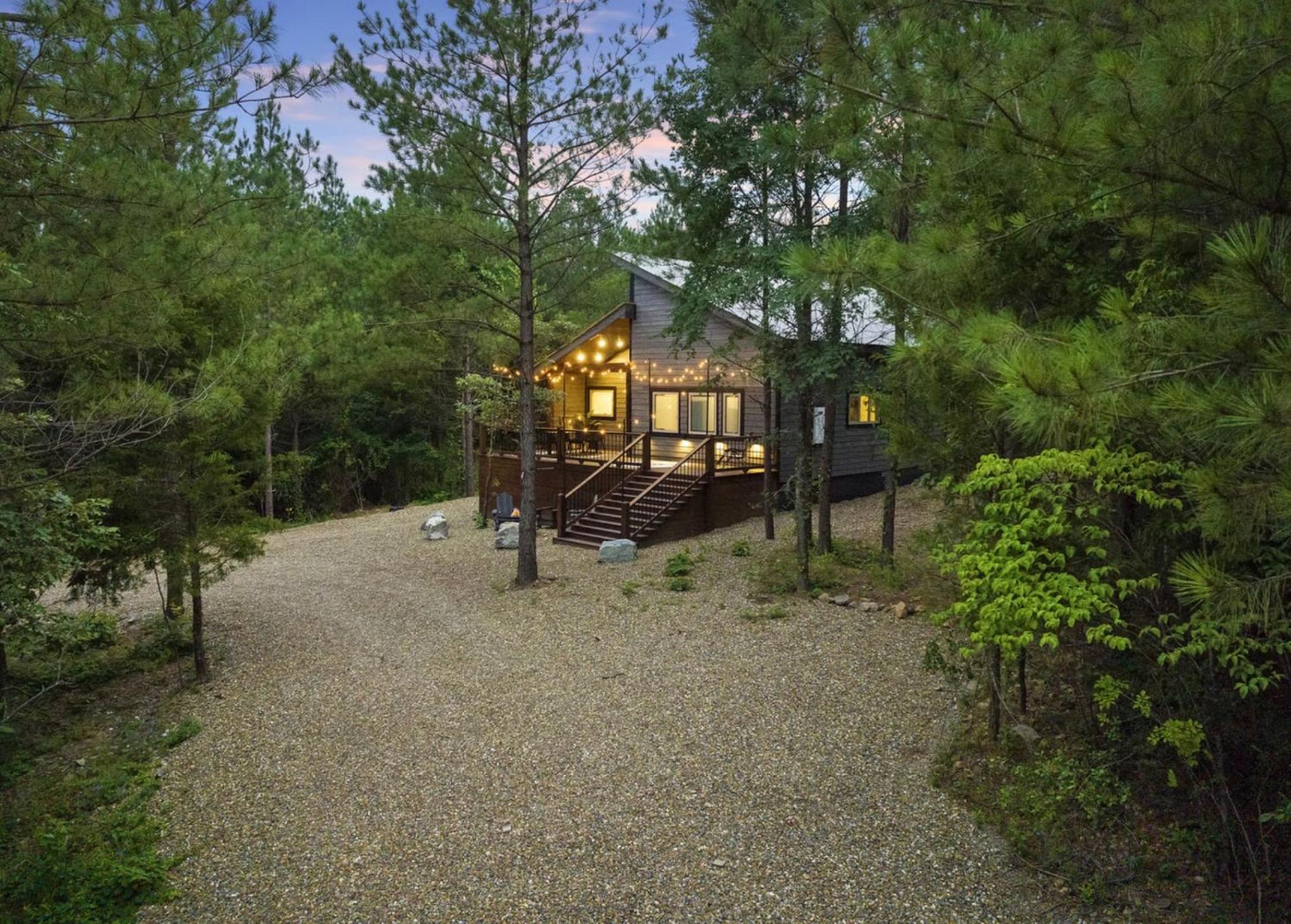 BRAND NEW!! Hochatown, Honey! Fire pit, hot tub, luxurious shower! view 2