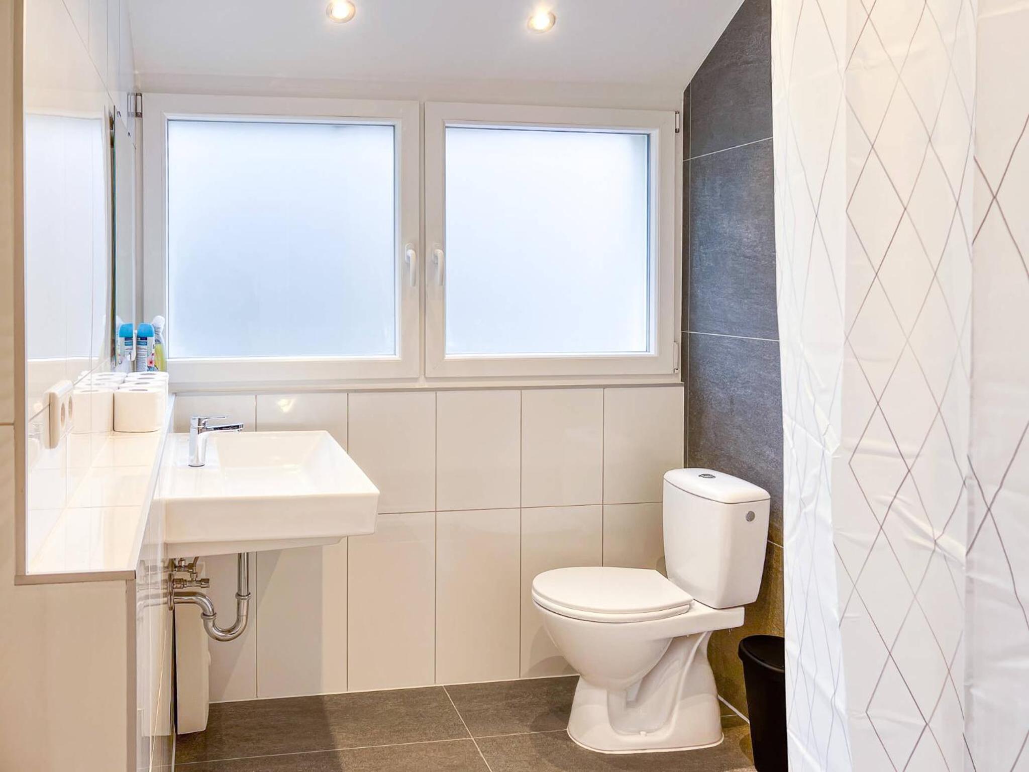 T&K Apartments - 5 Zimmer Einfamilienhaus 15min to Messe Fair DUS - Willich view 4