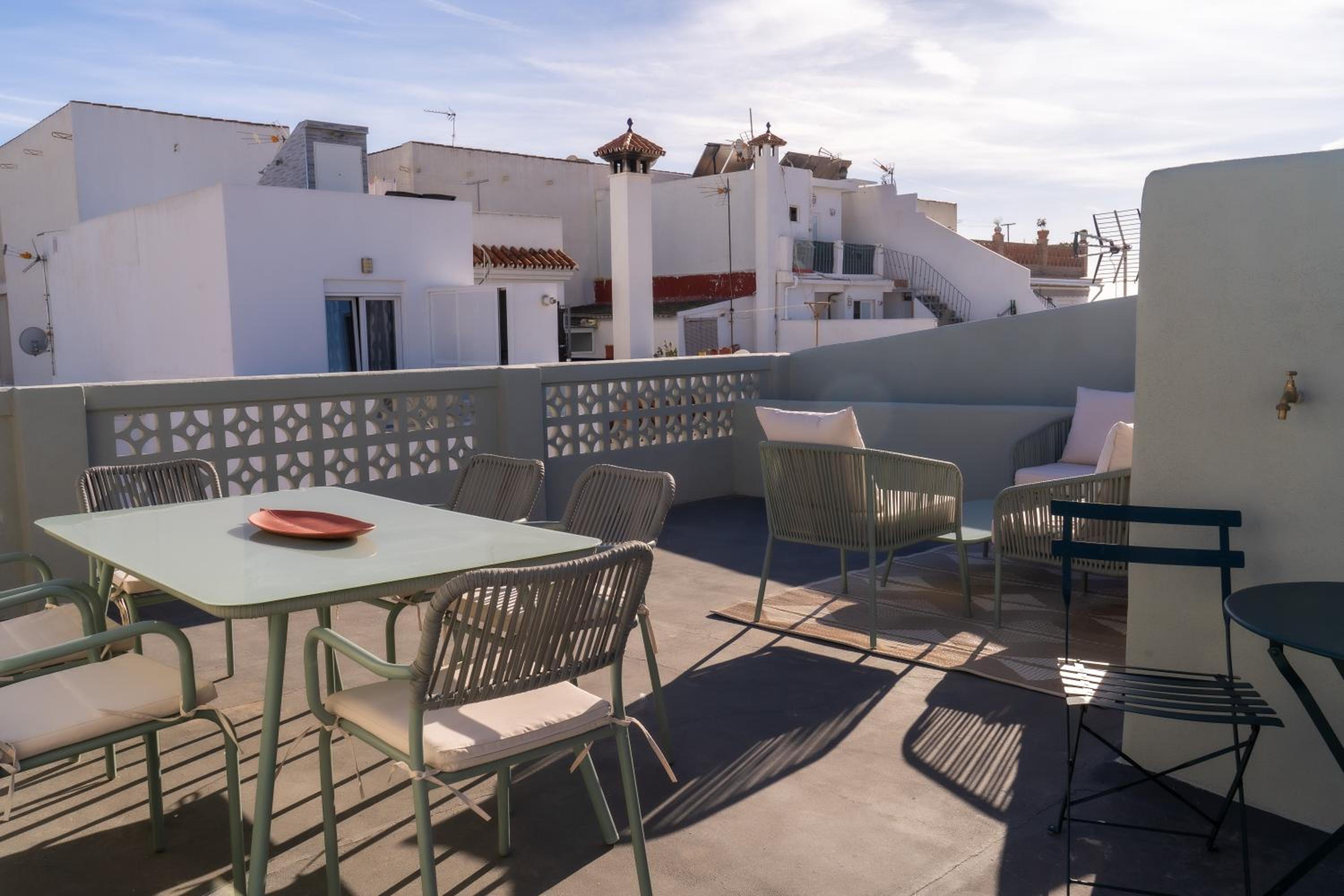 Romantic rooftop apartment with stunning sea and mountain views
