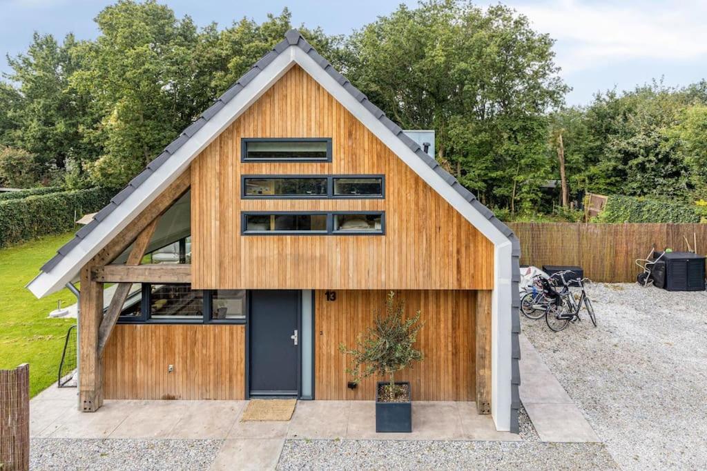 Mooie gezinsvriendelijke villa met ruime tuin! view 5
