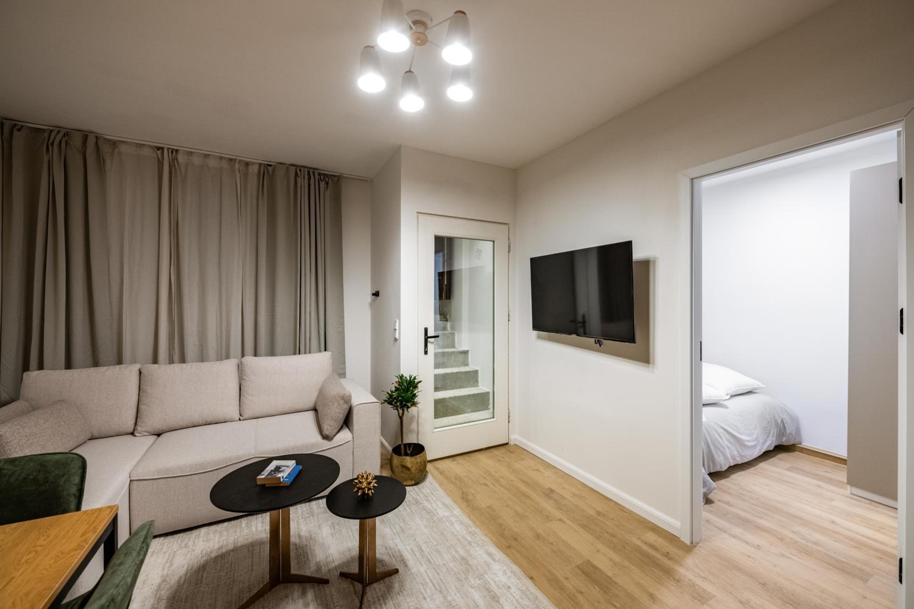 Spacious Apartments In Mitte- Feel The Citycenter