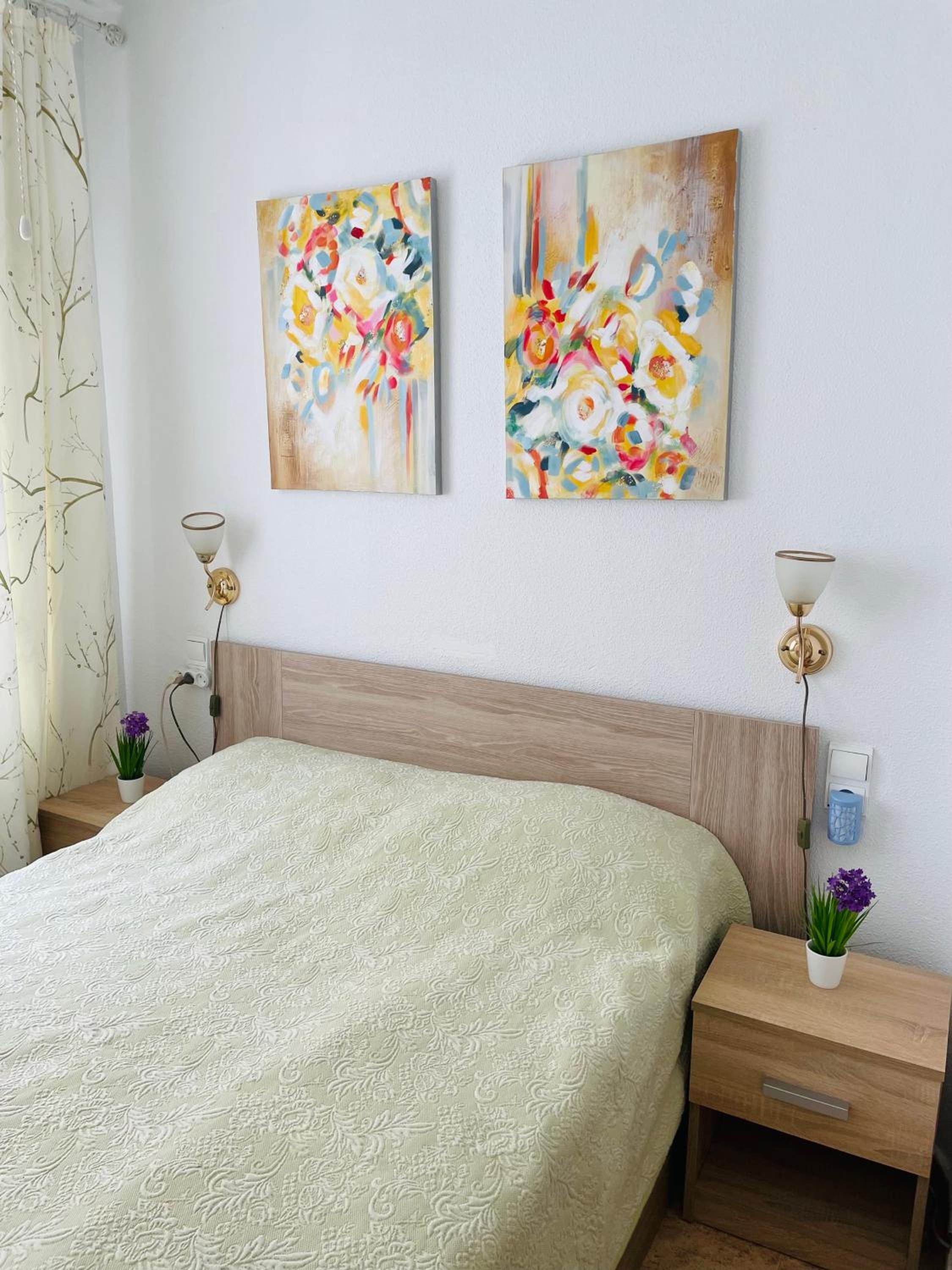 Bright and Sunny Apartment