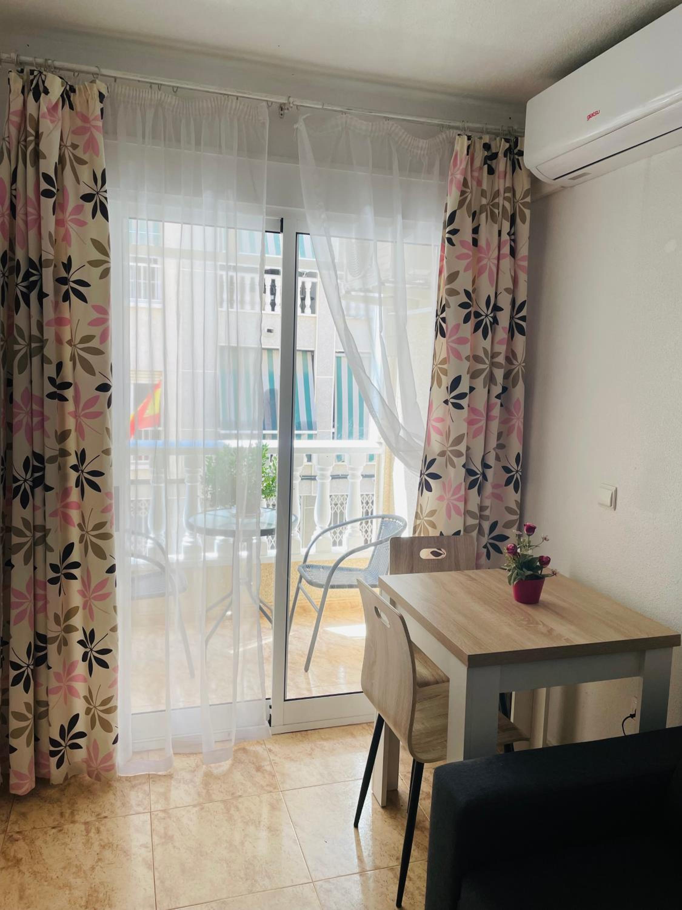 Bright and Sunny Apartment