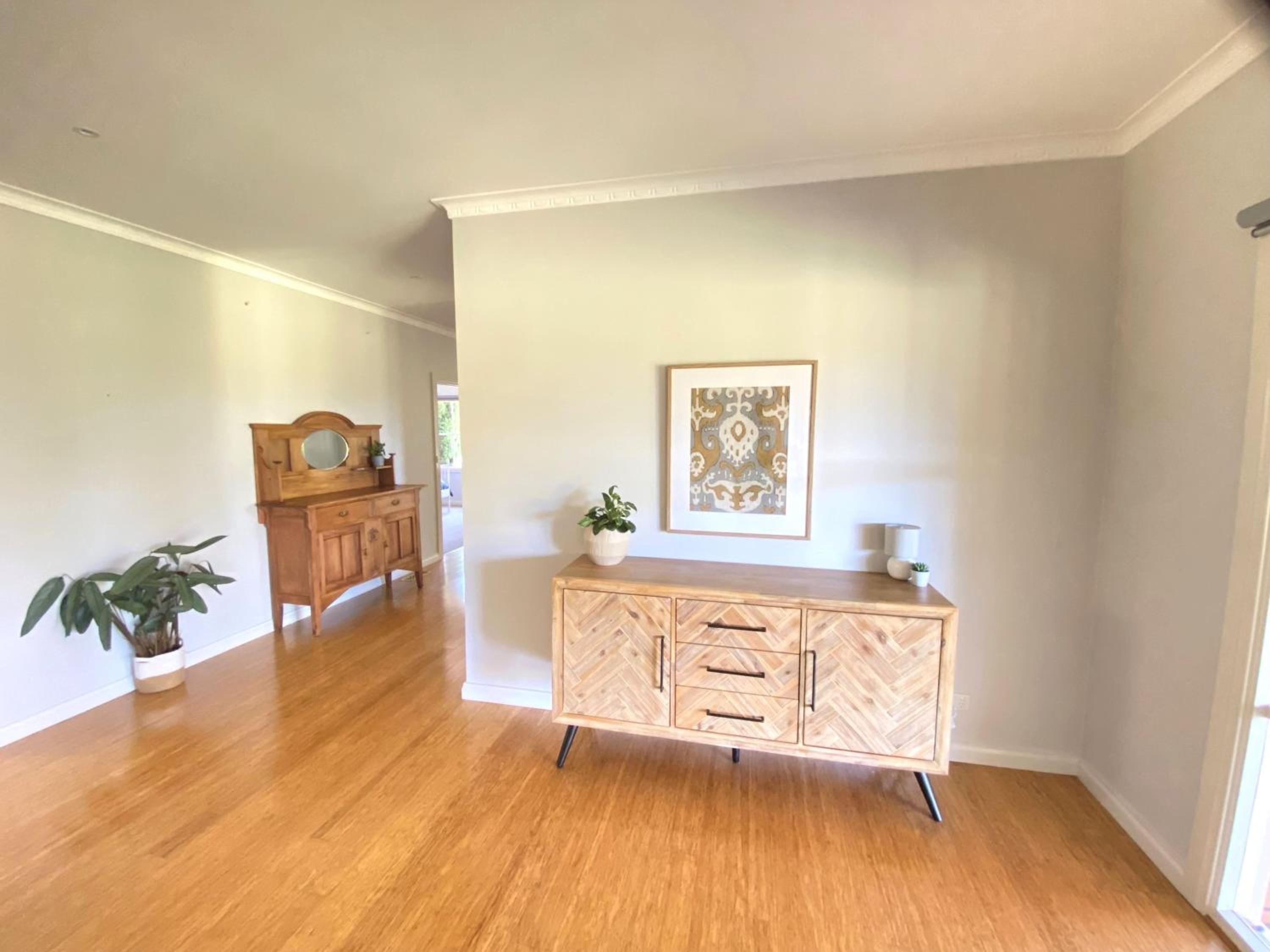 Farmhouse in the heart of wine country, 10 minutes to beach
