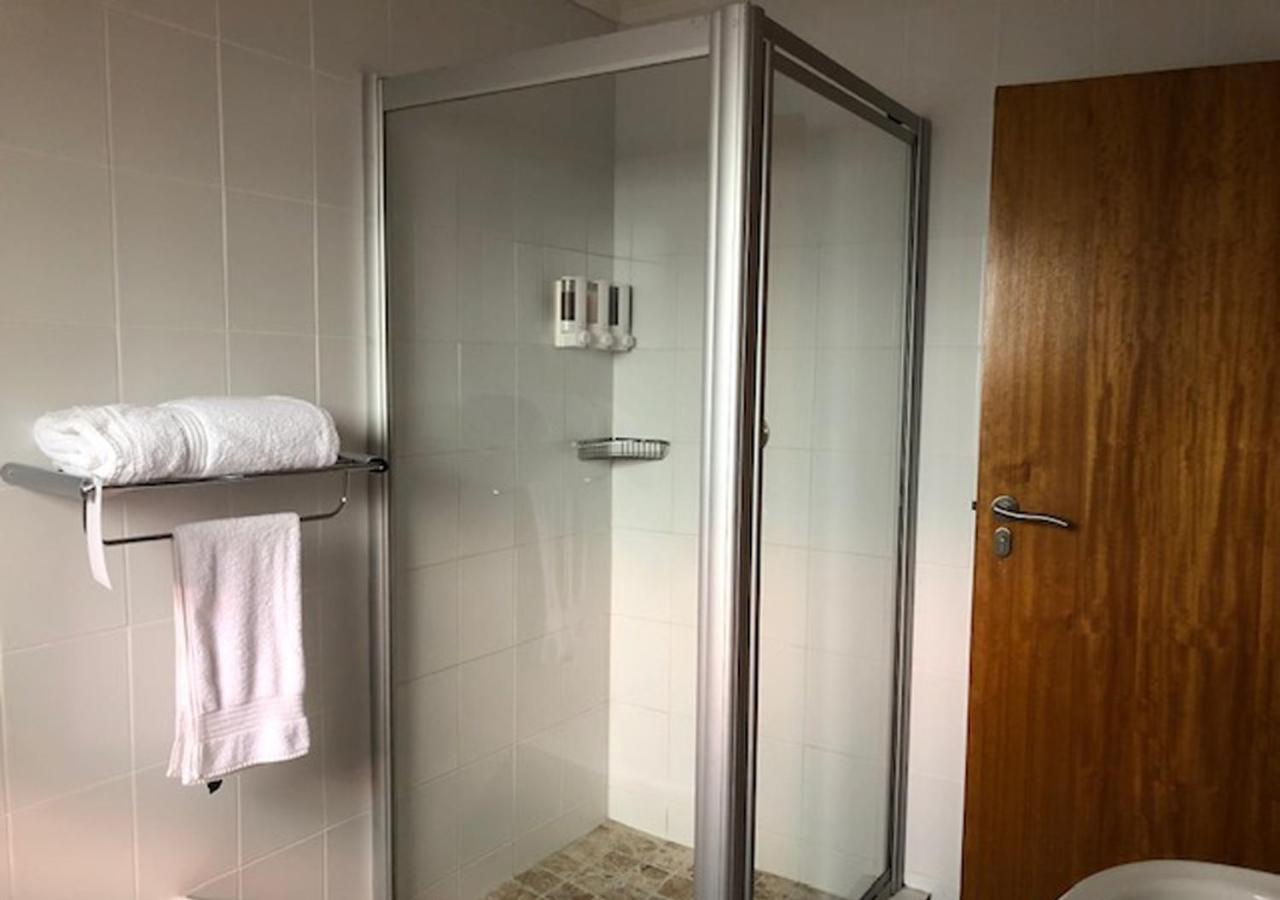 A La Martha's Air-Port Guest House