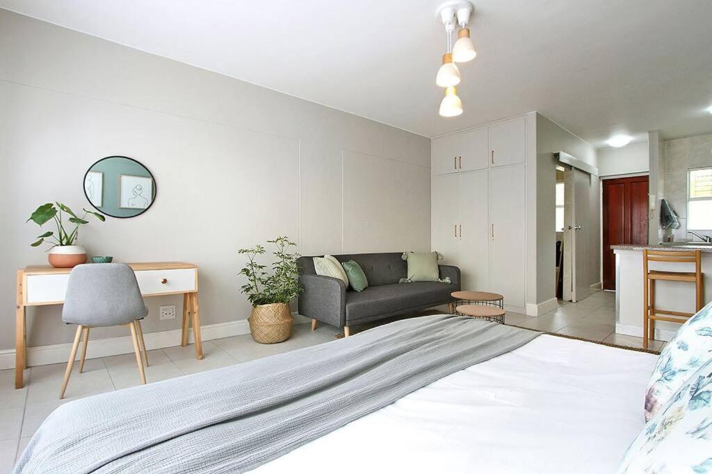 Cederberg Studio 12 in Green Point view 2