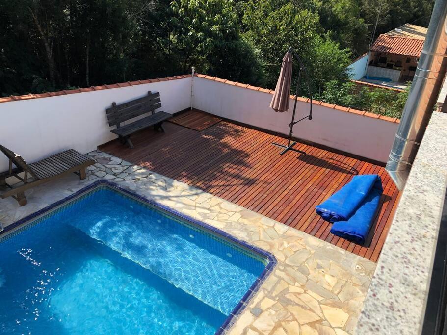 Chácara em Ibiúna com piscina e acesso a represa