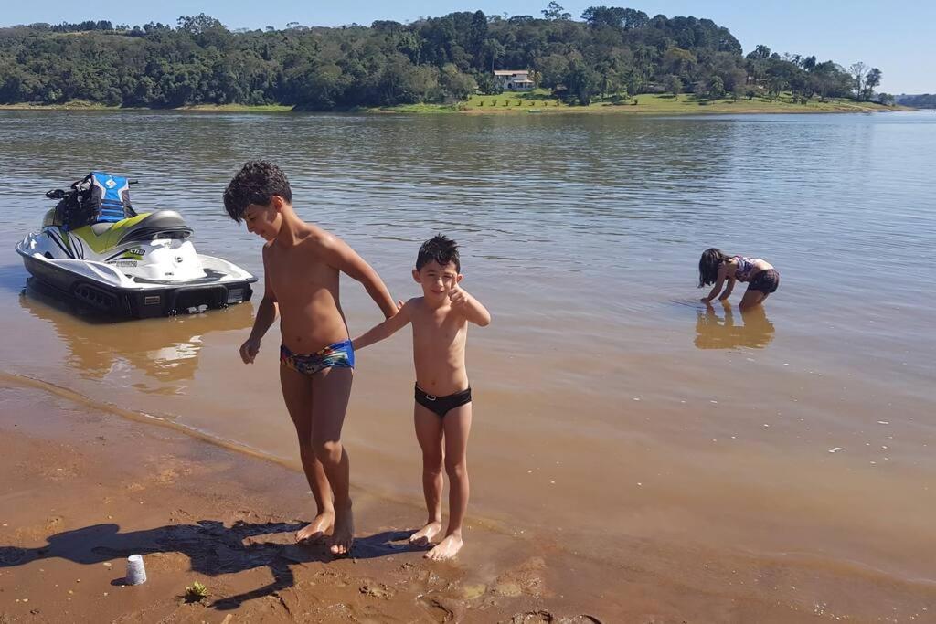 Chácara em Ibiúna com piscina e acesso a represa