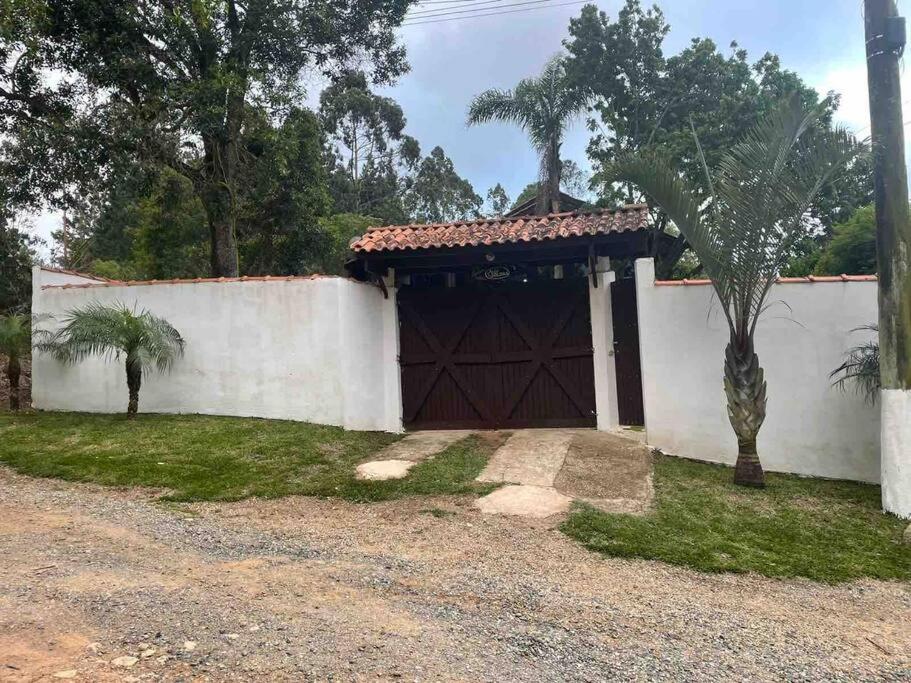 Chácara em Ibiúna com piscina e acesso a represa