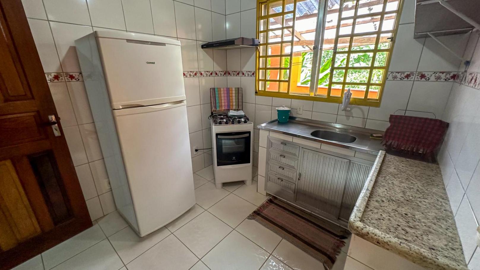 Excelente Casa com varanda, jardim e Wi-fi