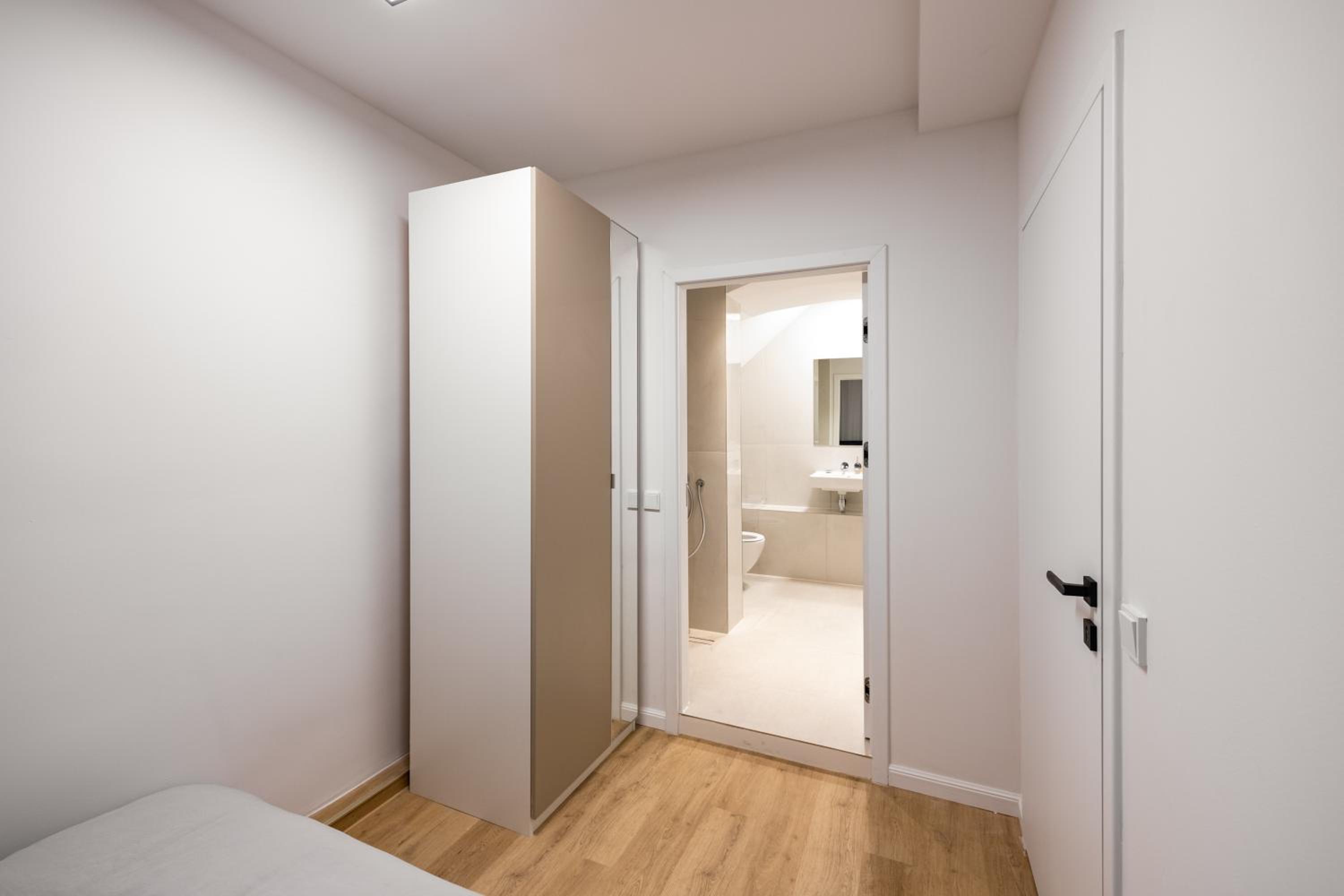 Spacious Apartments In Mitte- Feel The Citycenter